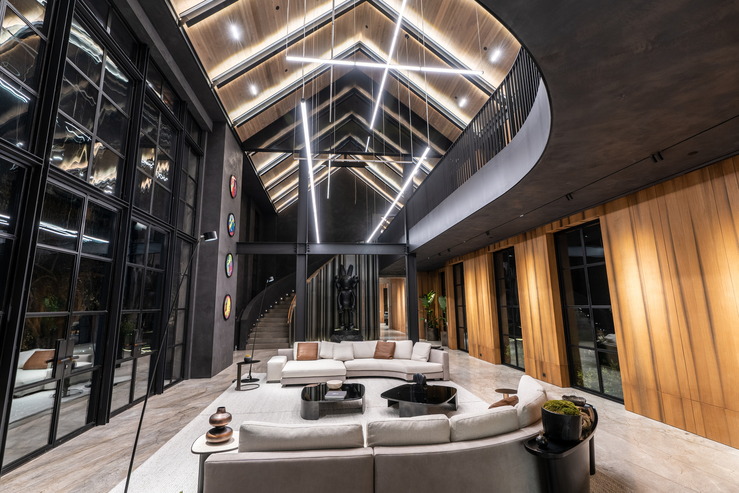 MASTER SHOT CREATIVE