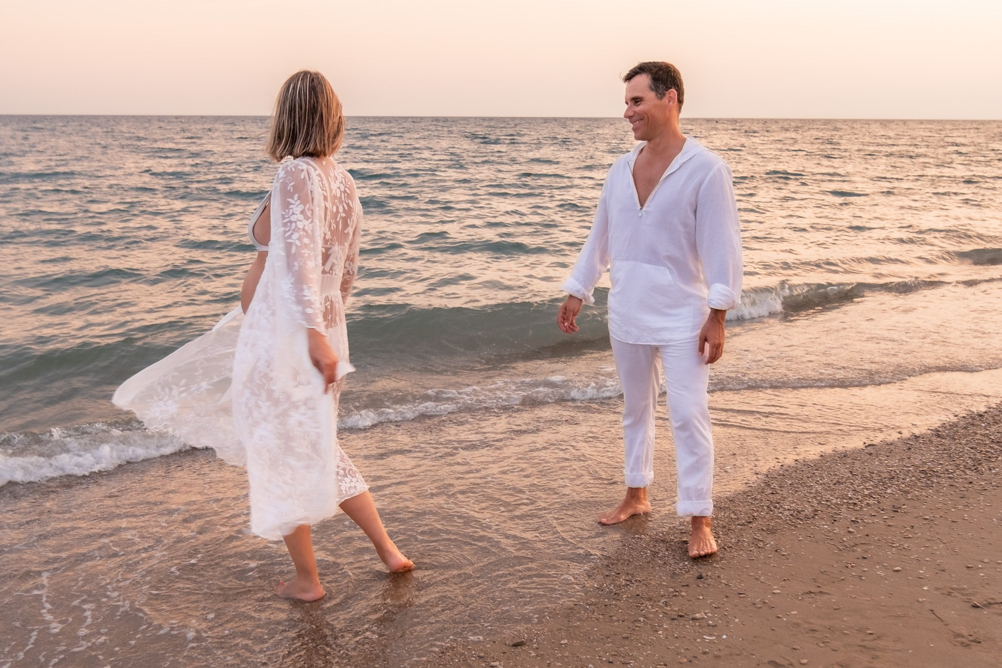 Sesión embarazo en la playa. Fotografía profesional en Calafell - Elena Medvedeva