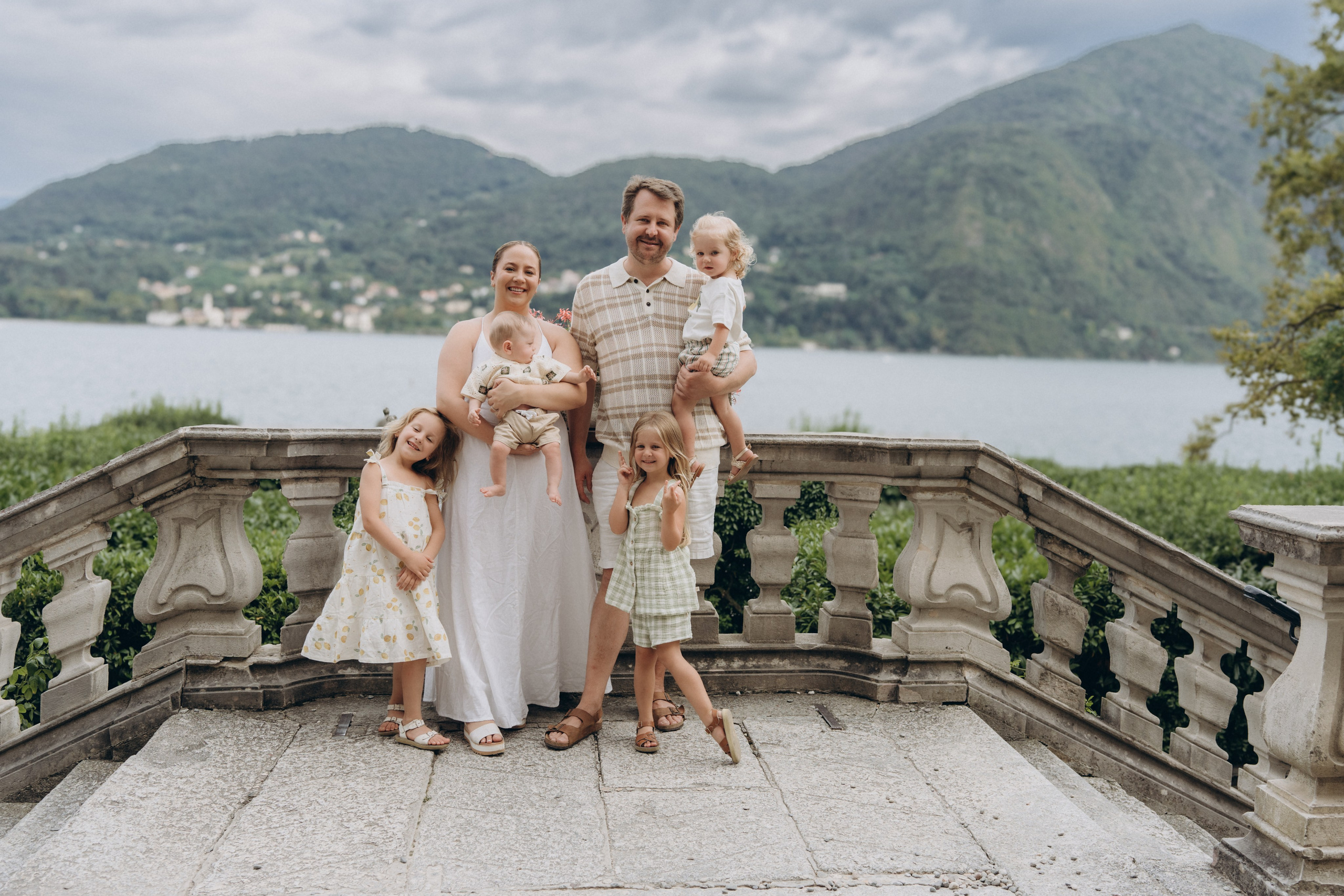 Family moments in Como Lake. PHOTOGRAPHER IN ITALY
