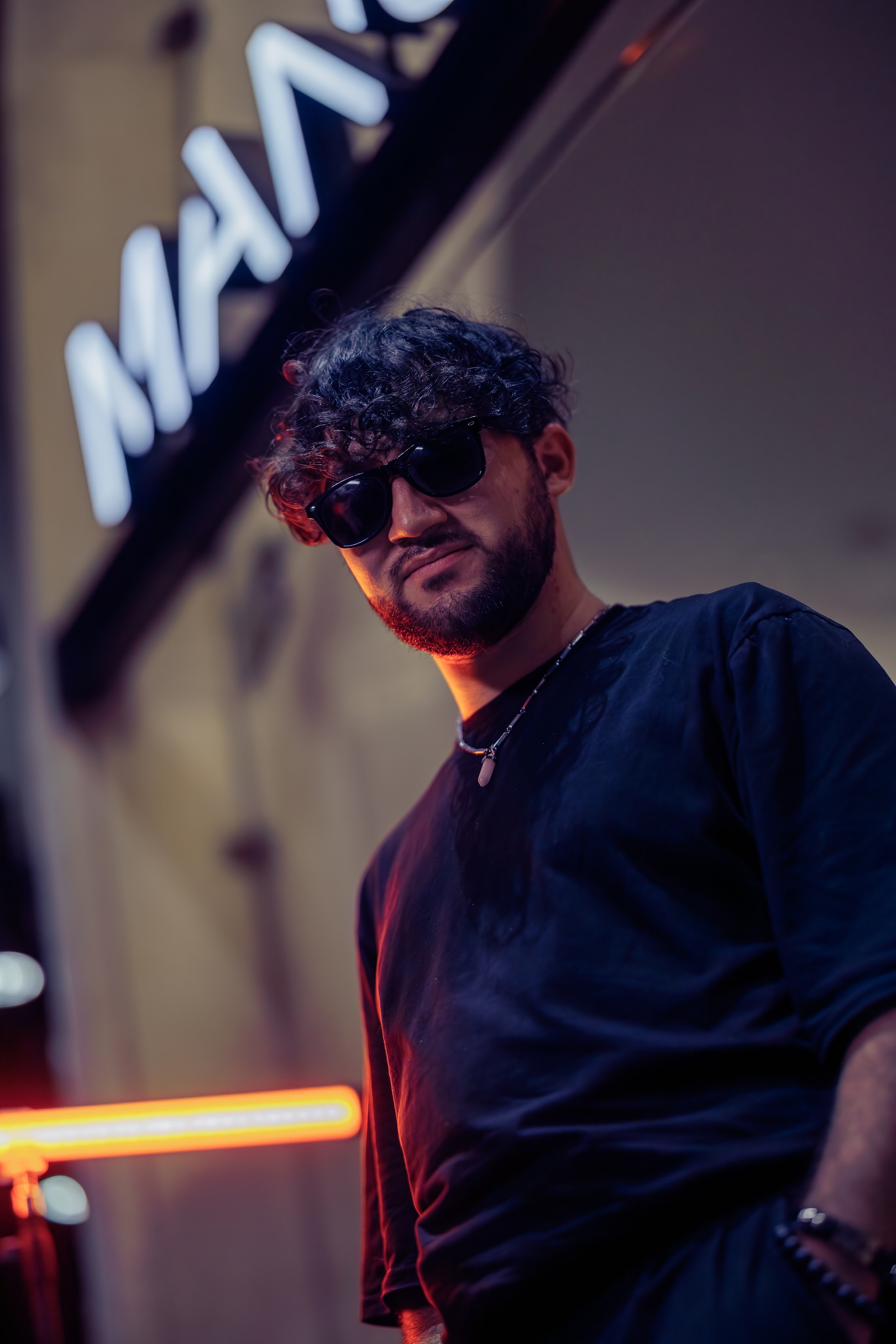 Farrukh. Nifty photography — коммерческий и портретный фотограф в Ташкенте. Студийная и выездная съёмка