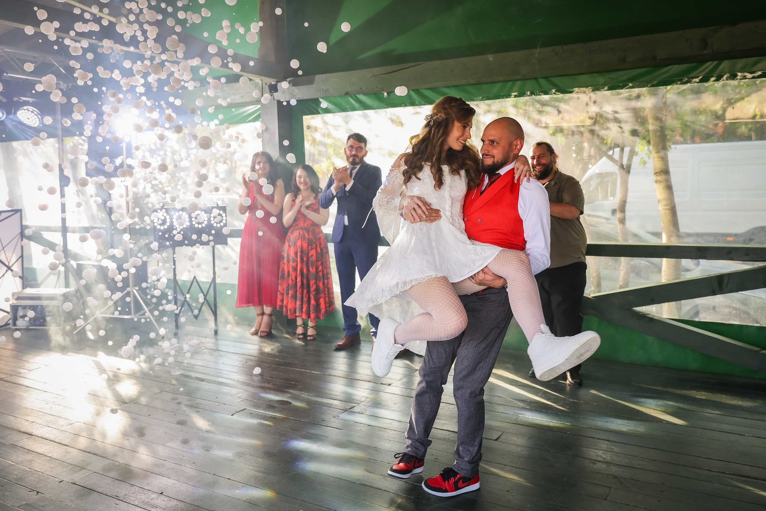 Orsi & Remus, eleganță în inima Transilvaniei. Rares Bucur is a professional wedding photographer based in Cluj-Napoca, Romania, specializing in wedding photography