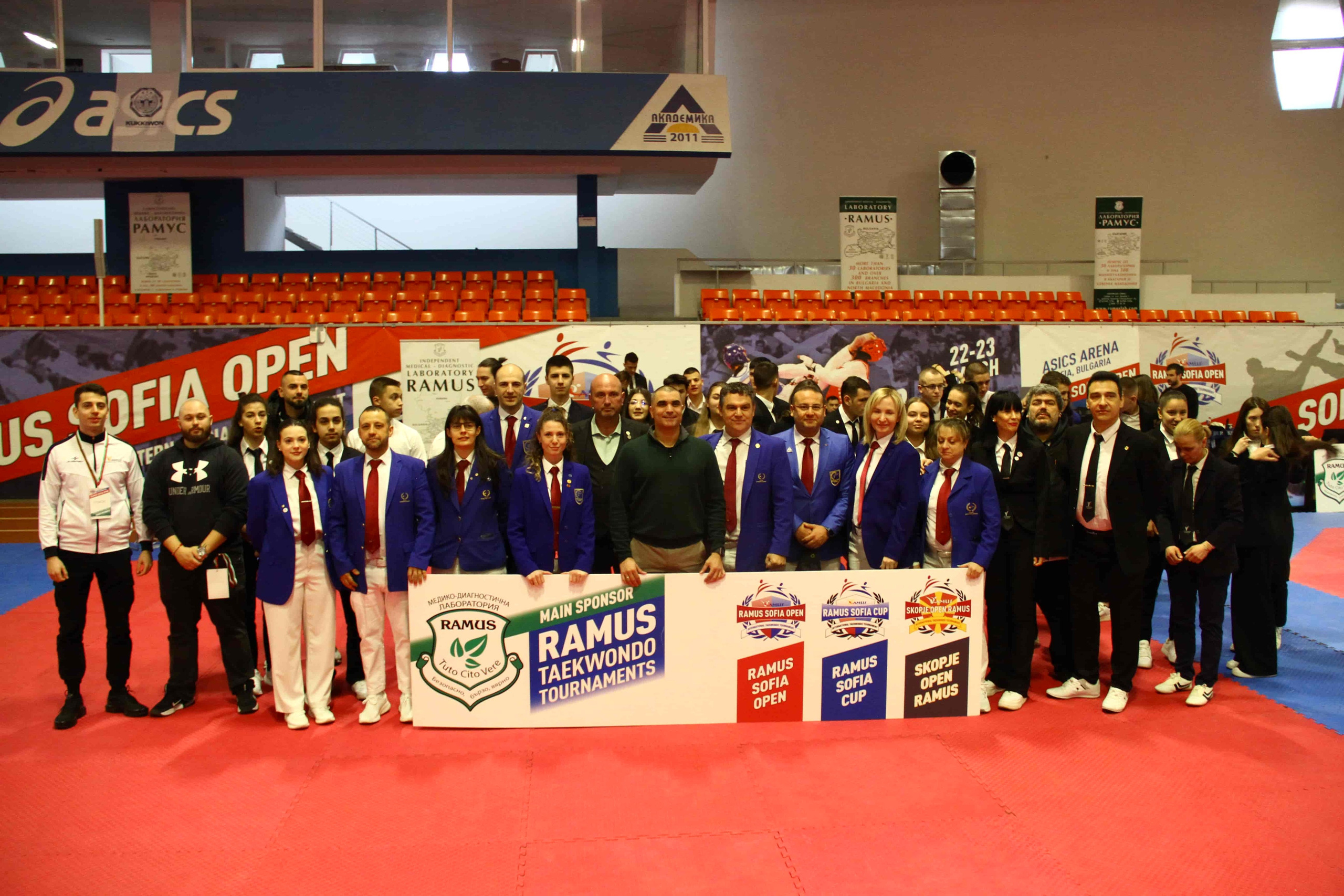 PhotoAdrenaline.com - BACKSTAGE фотография