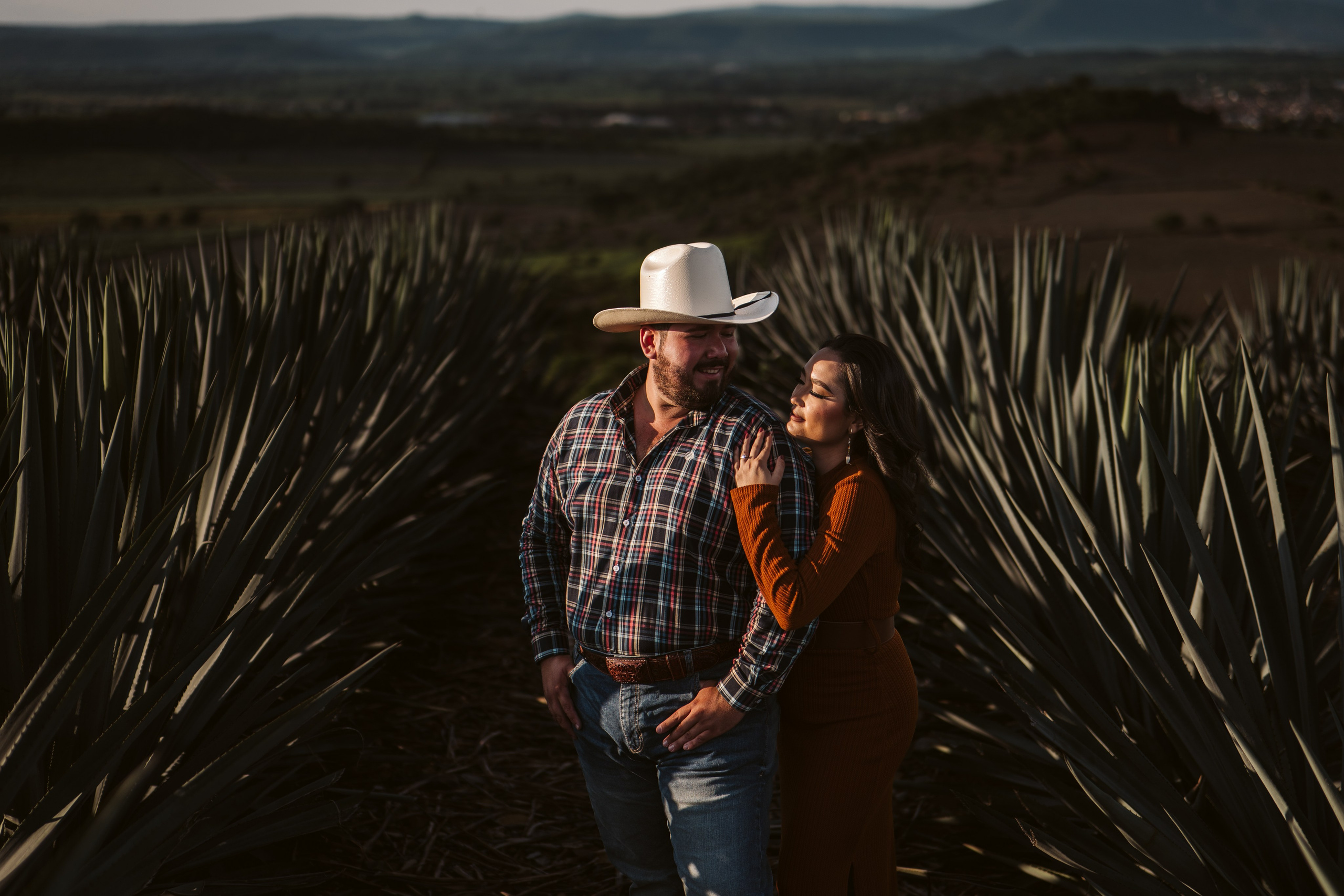 SAVE THE DATE / ENGAGEMENT. Wedding Photographer and Filmmaker in Guadalajara Mexico Abraham Linares