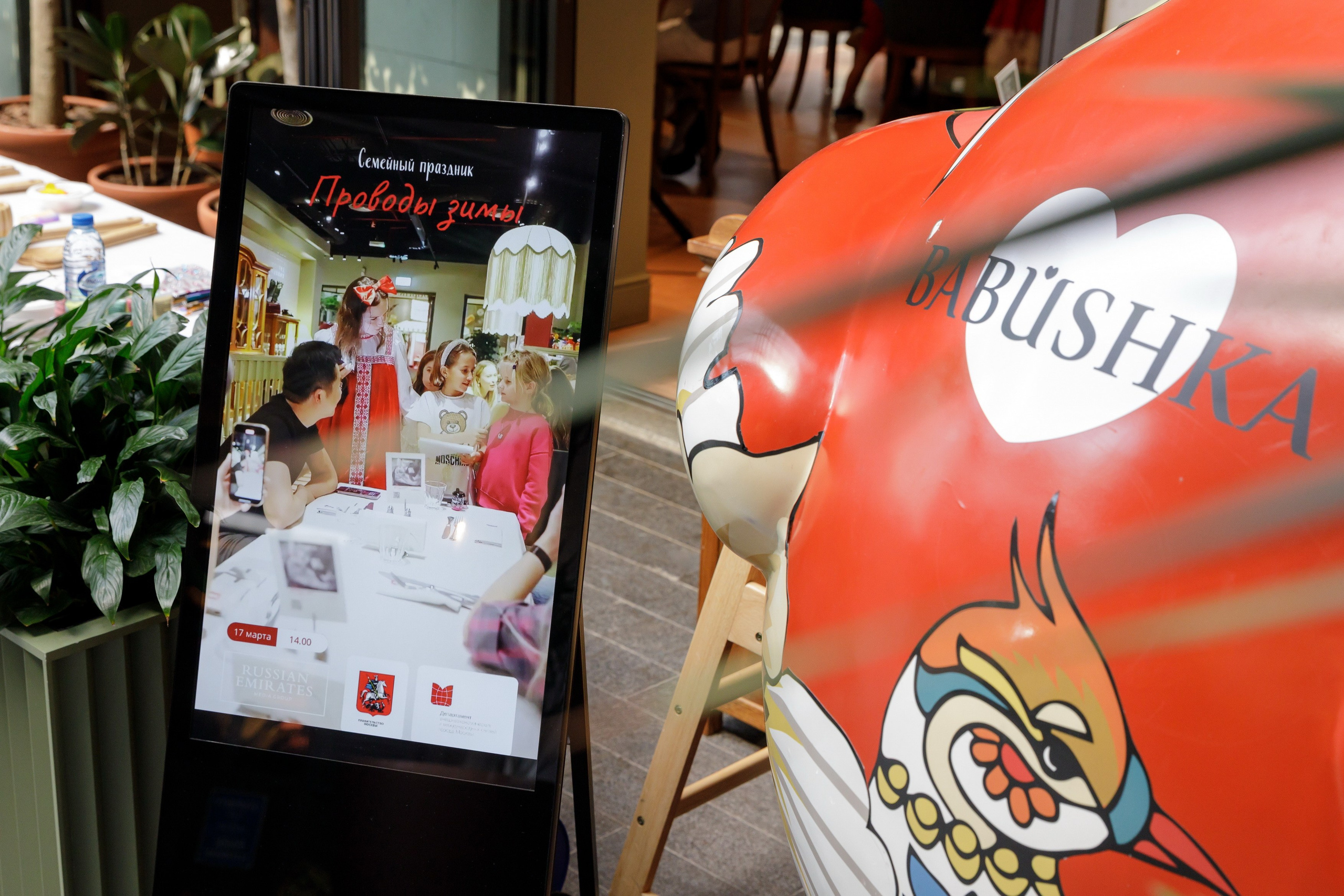 Maslenitsa at Babushka Restaurant, Dubai 2024. Photographer Anna Curly | Weddings and Events in Dubai