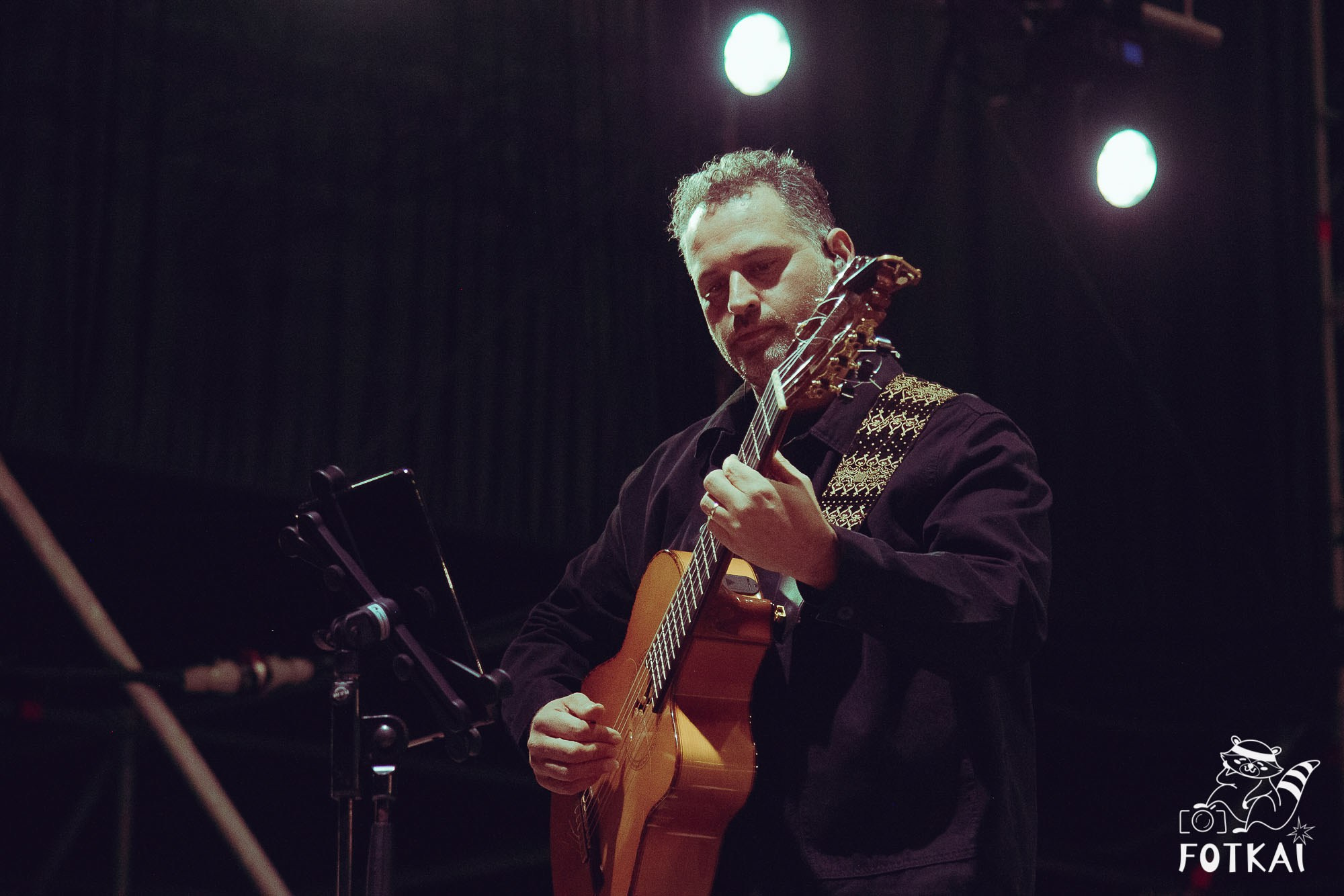 Marta Santos — Fotos del concierto en Alicante 2026: pop flamenco en El Muelle Live | FOTKAI