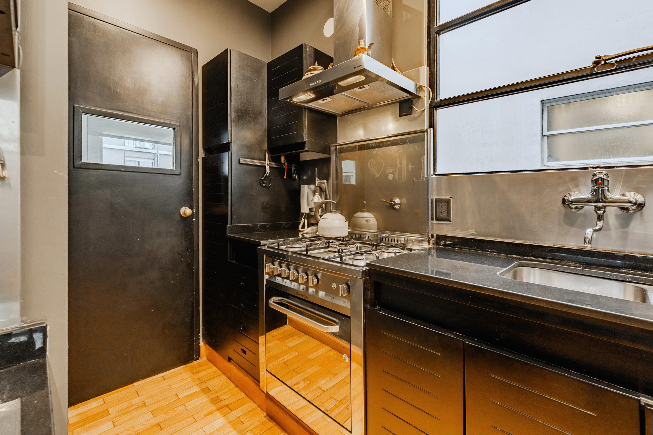 24 07 31. Fashion, portrait, interior photography. Valencia, Spain. Dmitry Ivanov. Retrato, fotos de interiores