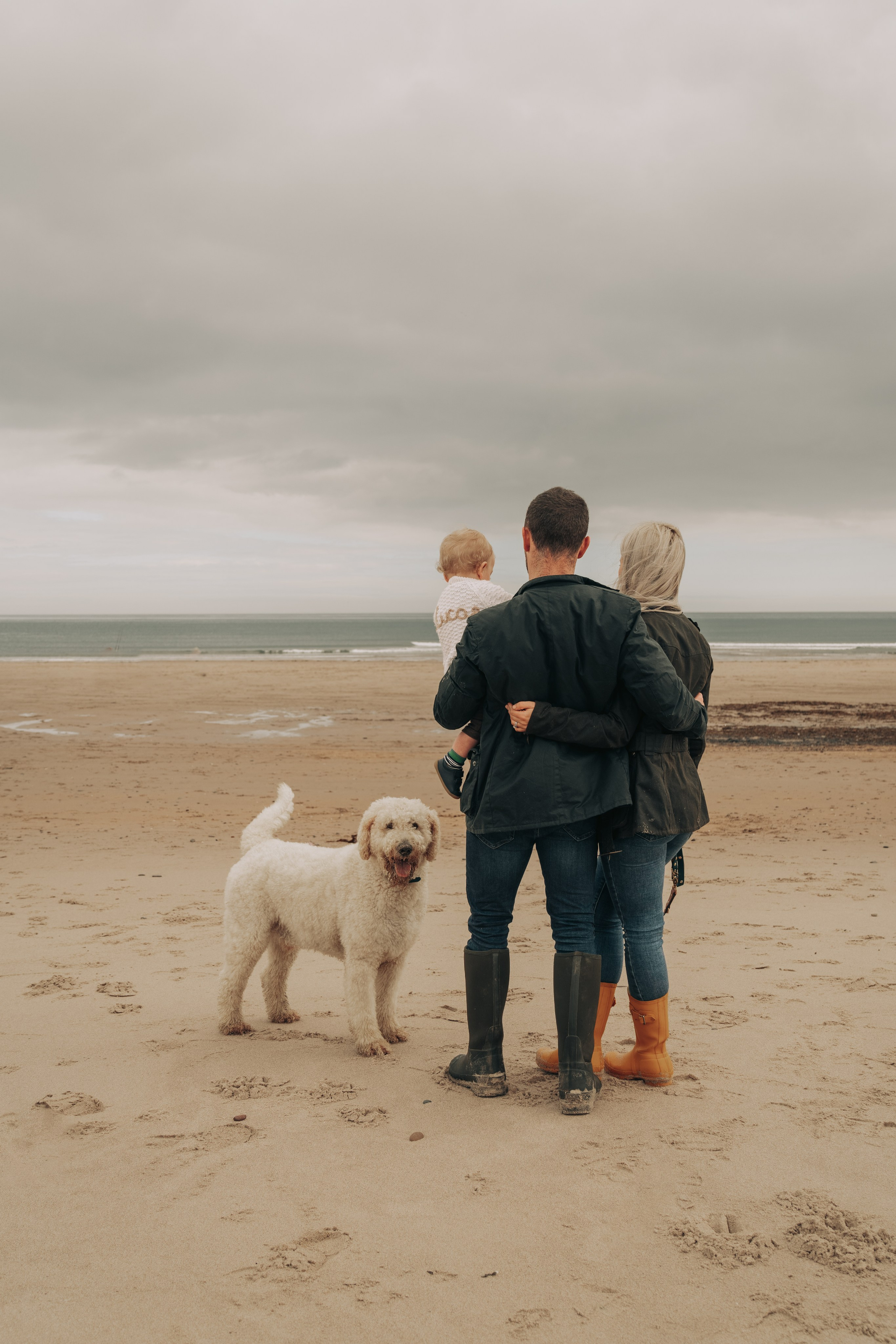Family photog session at Cresswell Beach, Northumberland. Newcastle Upon Tyne Photographer Yana Balatskaya