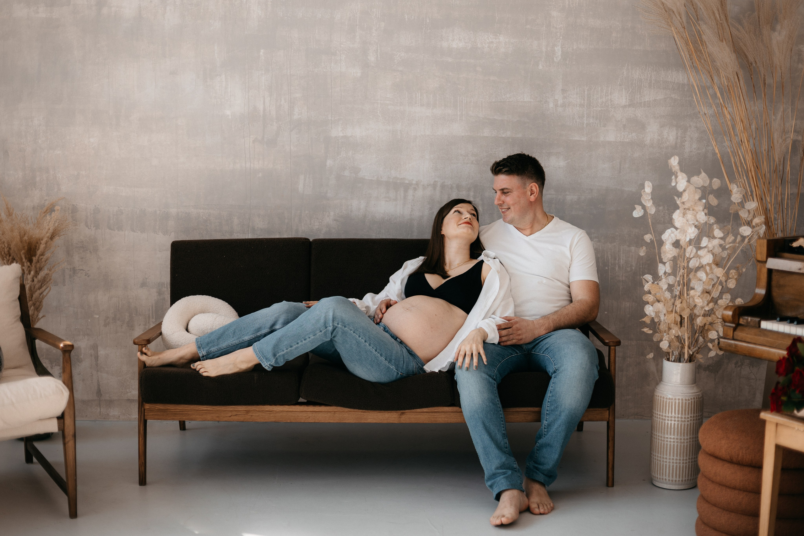 Pełna emocji fotografia sesja ciążowa lifestyle | Natalia Malinowska Fotografia | Augustów Warszawa. Natalia Malinowska Fotografia | Fotograf ślubny i rodzinny Augustów Warszawa