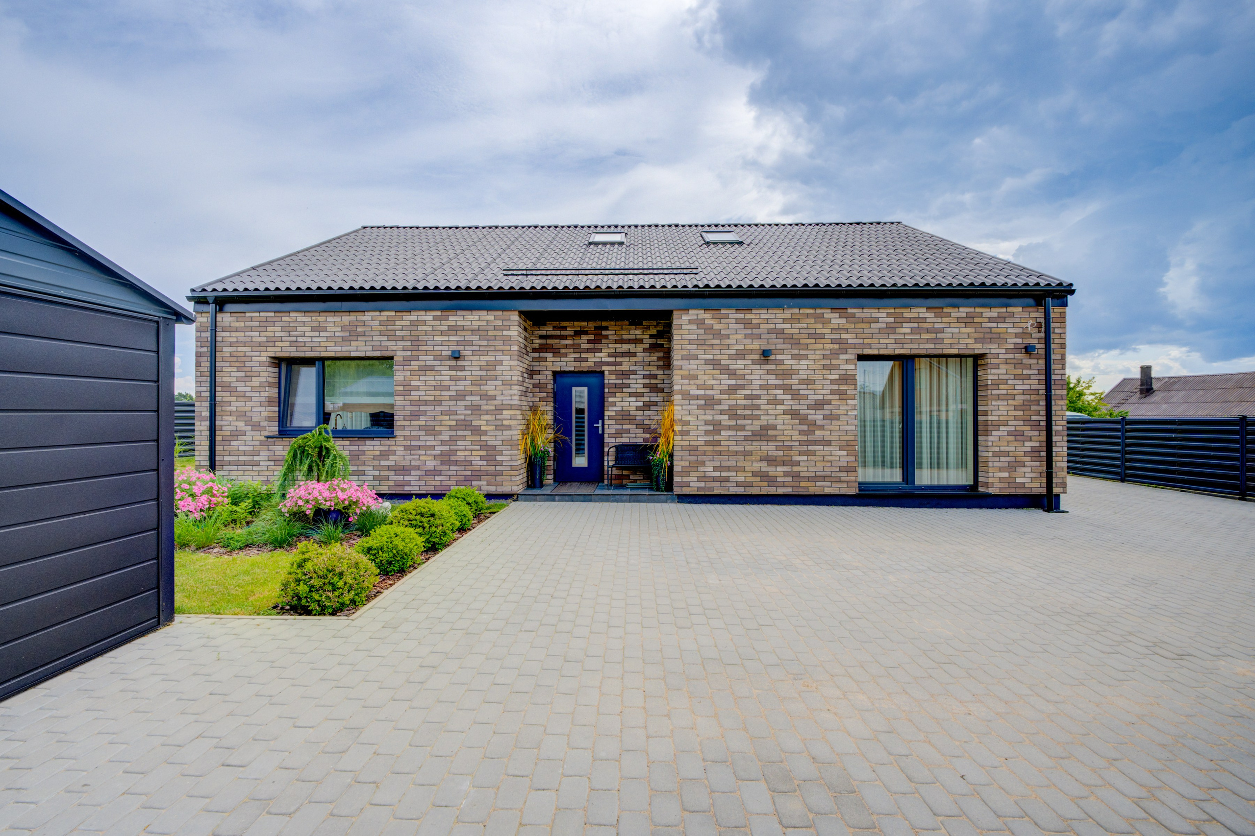 Lentvaris, gražus namas. Elina Sapiega fotografė Vilniuje