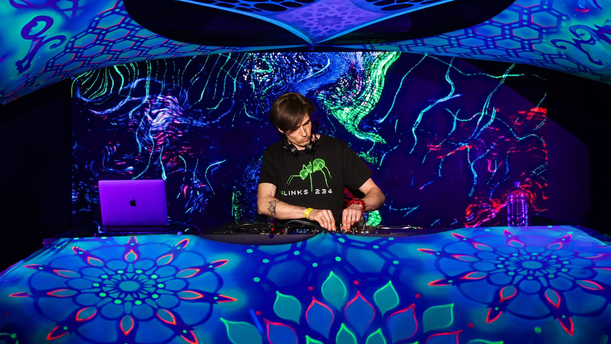 Nibirus People Techno Party Photography - 808Media. 808Media – Professionelle Foto- und Videografie für Restaurants, Hotels, Events und Hochzeiten in Innsbruck und Tirol