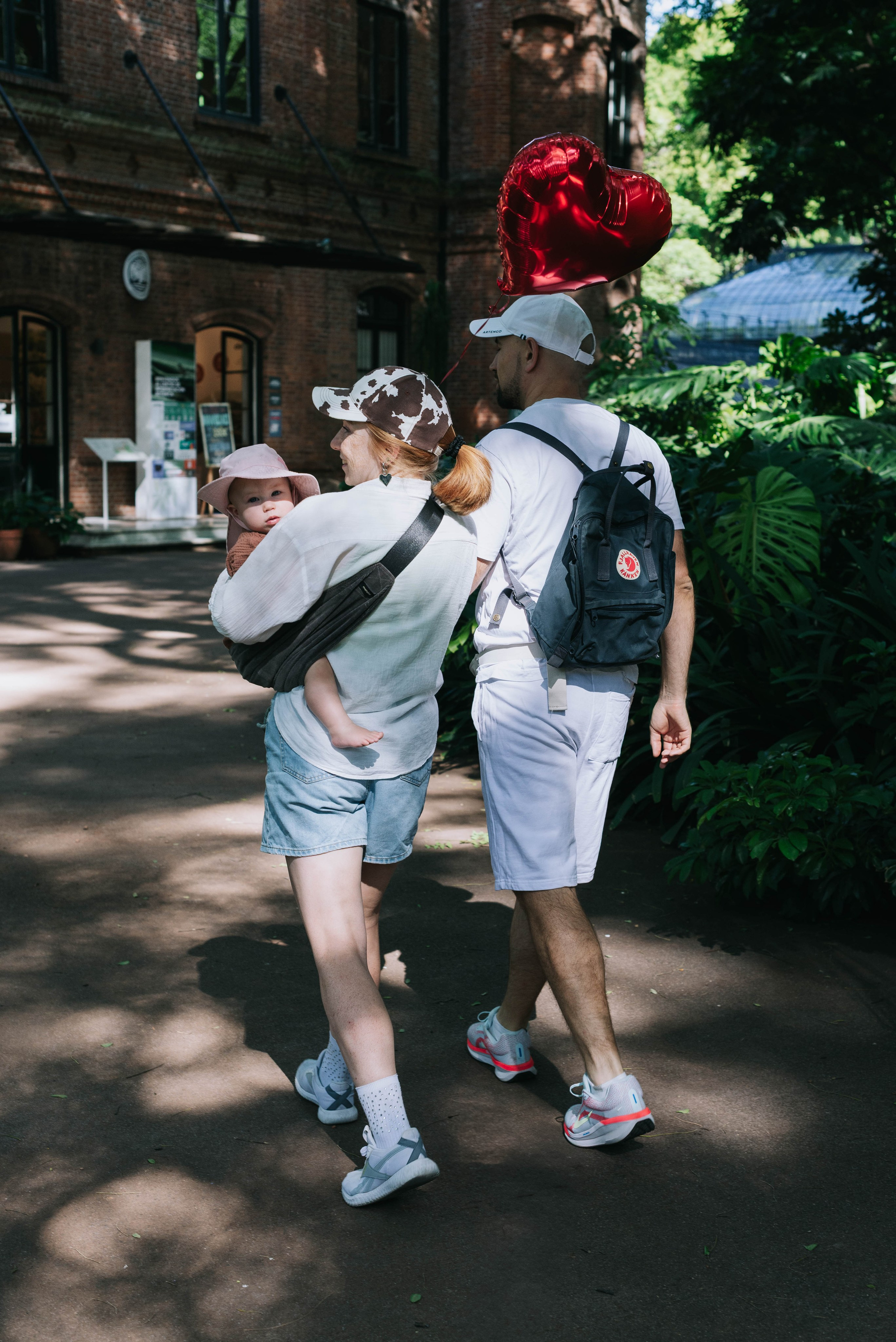 The day they turned one. Photographer @elmirkami in the city of Buenos Aires