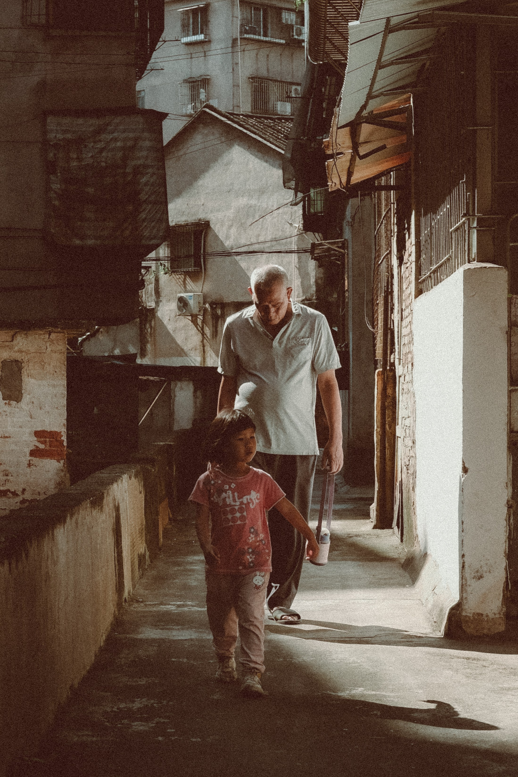 江门 Street photography | Candid Street Photography China by Yukophotography