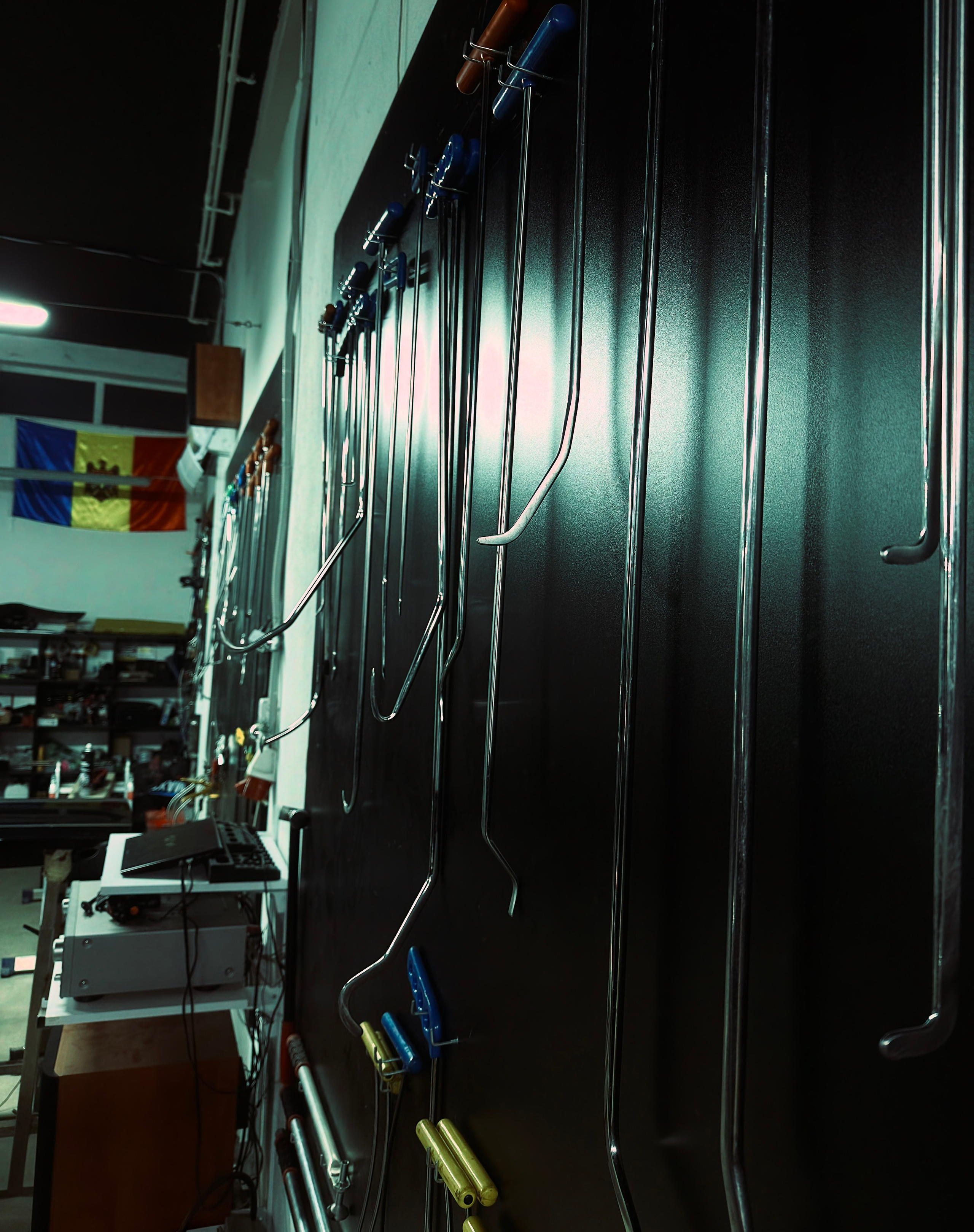 PDR для начинающих: секреты мастерства ремонта вмятин без покраски | Обучение технике. Мастер Детейлинга / Автосервис / Ремонт Кузова PDR / Кишинёв