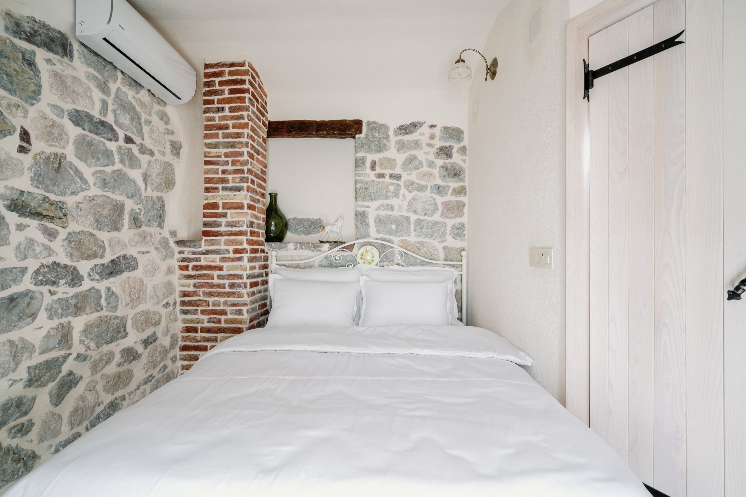 Real Estate Photography. Montenegro. EVAN ARISTOV WEDDING PHOTOGRAPHY — Seattle Wedding Photographer
