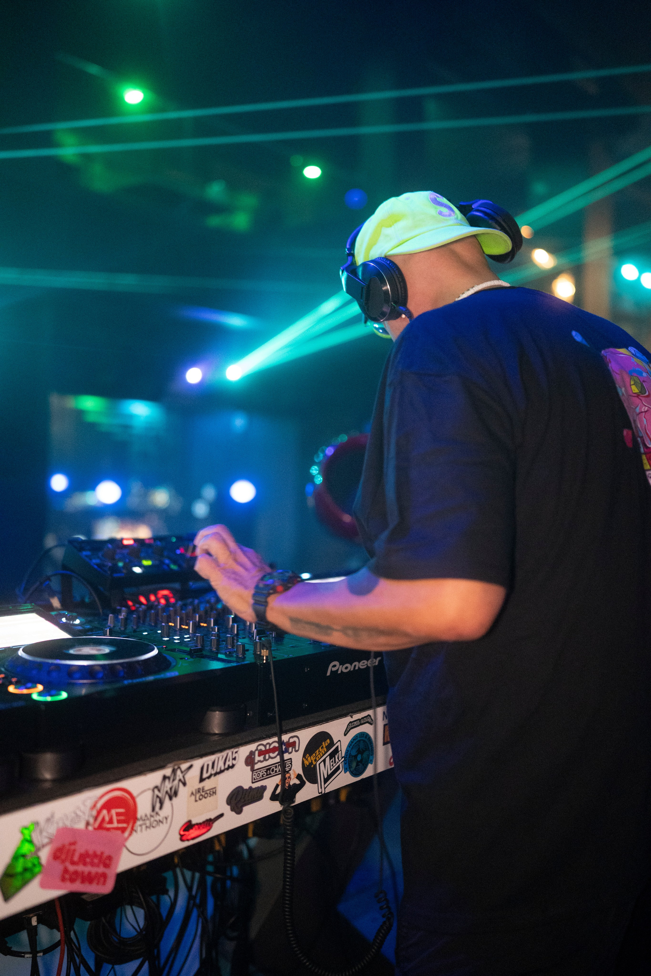 Aliens On Mushrooms & INVY Present: Shiba San. Ke’Ondris