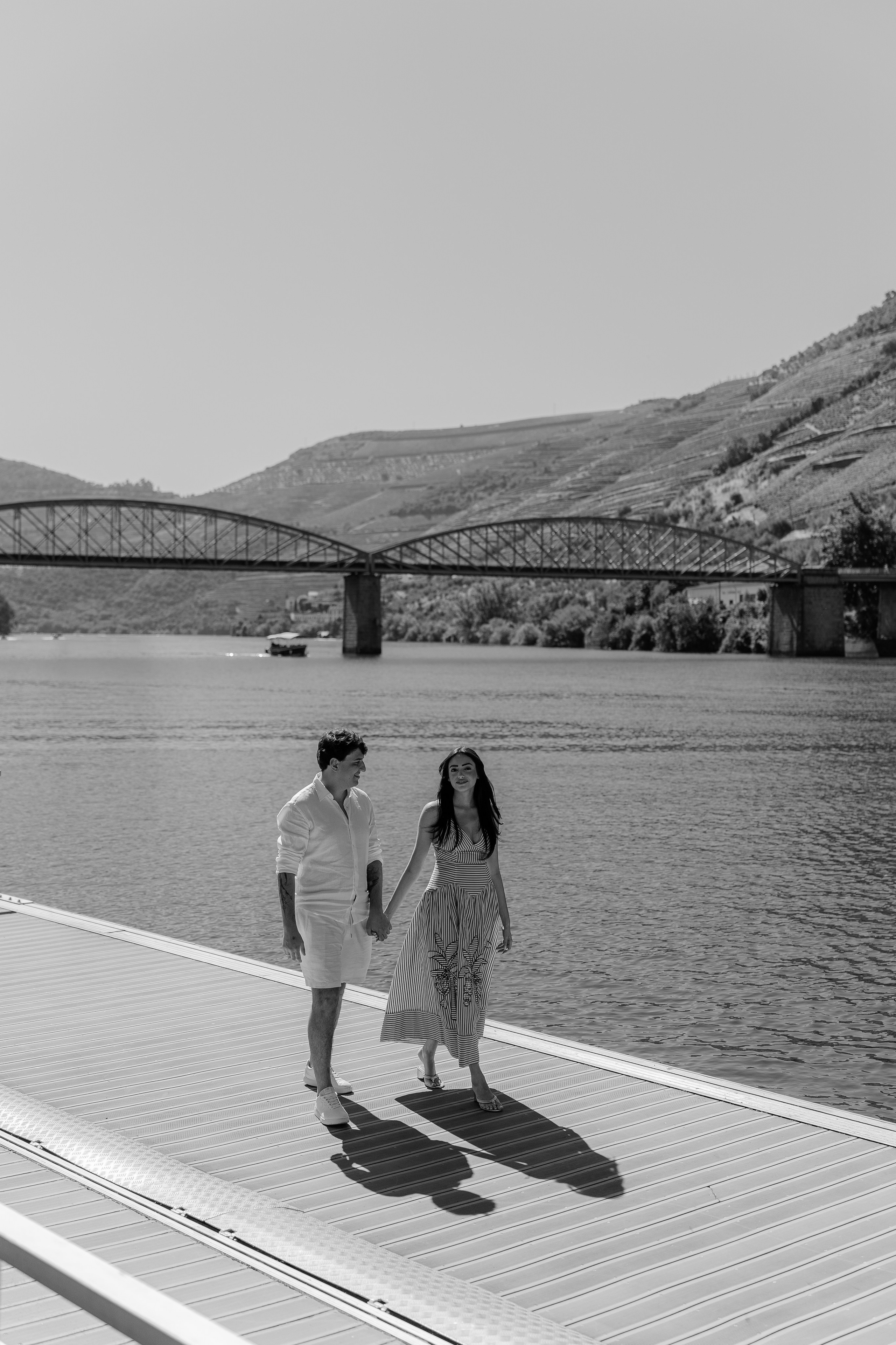 Wedding Proposal at Douro Valley — Arthur & Ana. Wedding & destination wedding photographer in Porto, Portugal — Davi Valente | Lisbon, Douro Valley, Rome, Tuscany & Lake Como
