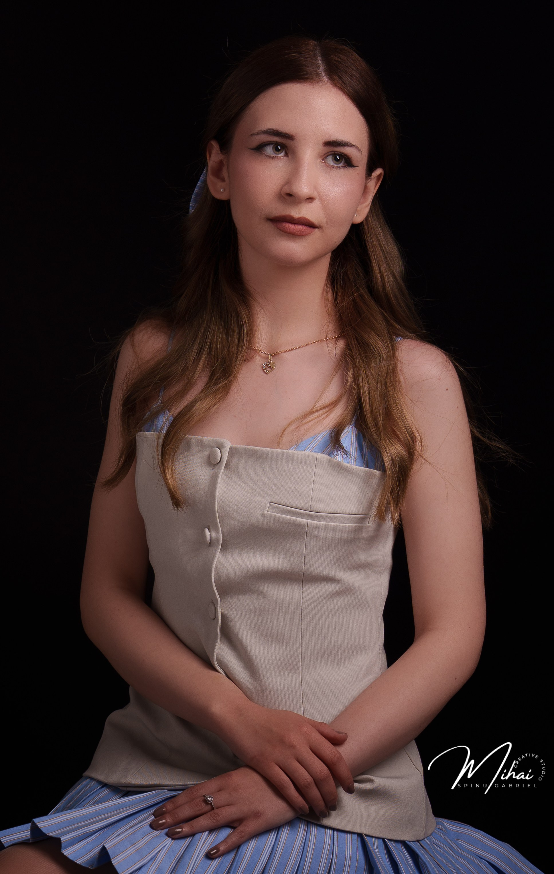 Cristiana. Foto Studio — Fotograf de evenimente, nunti, botezuri, portrete