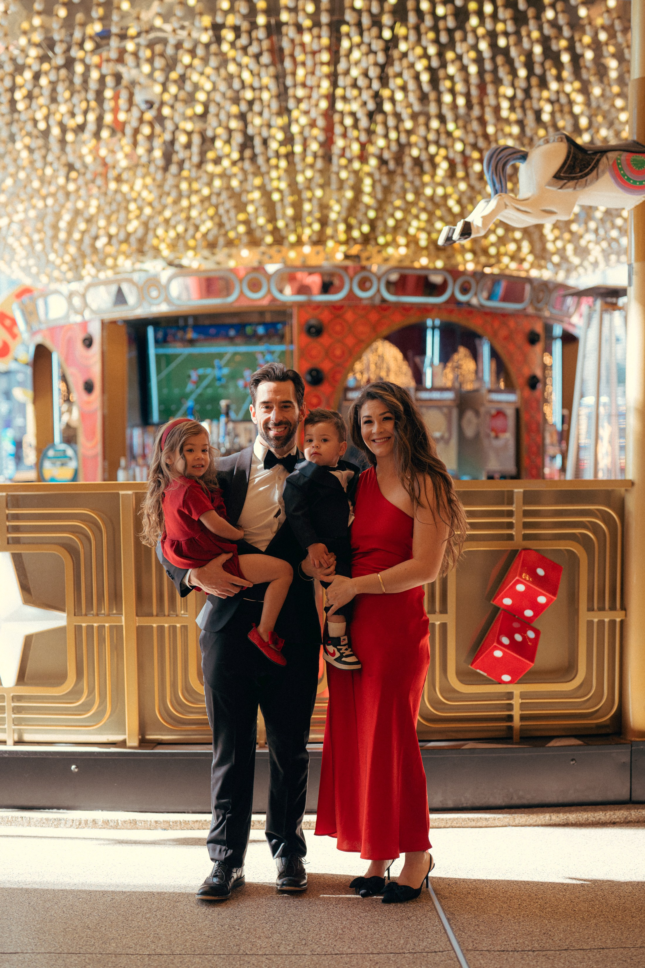Brianna, Glenn, Jojo and Emmett. Wedding & elopement photographer Viktoriya Kravtsov. Las Vegas