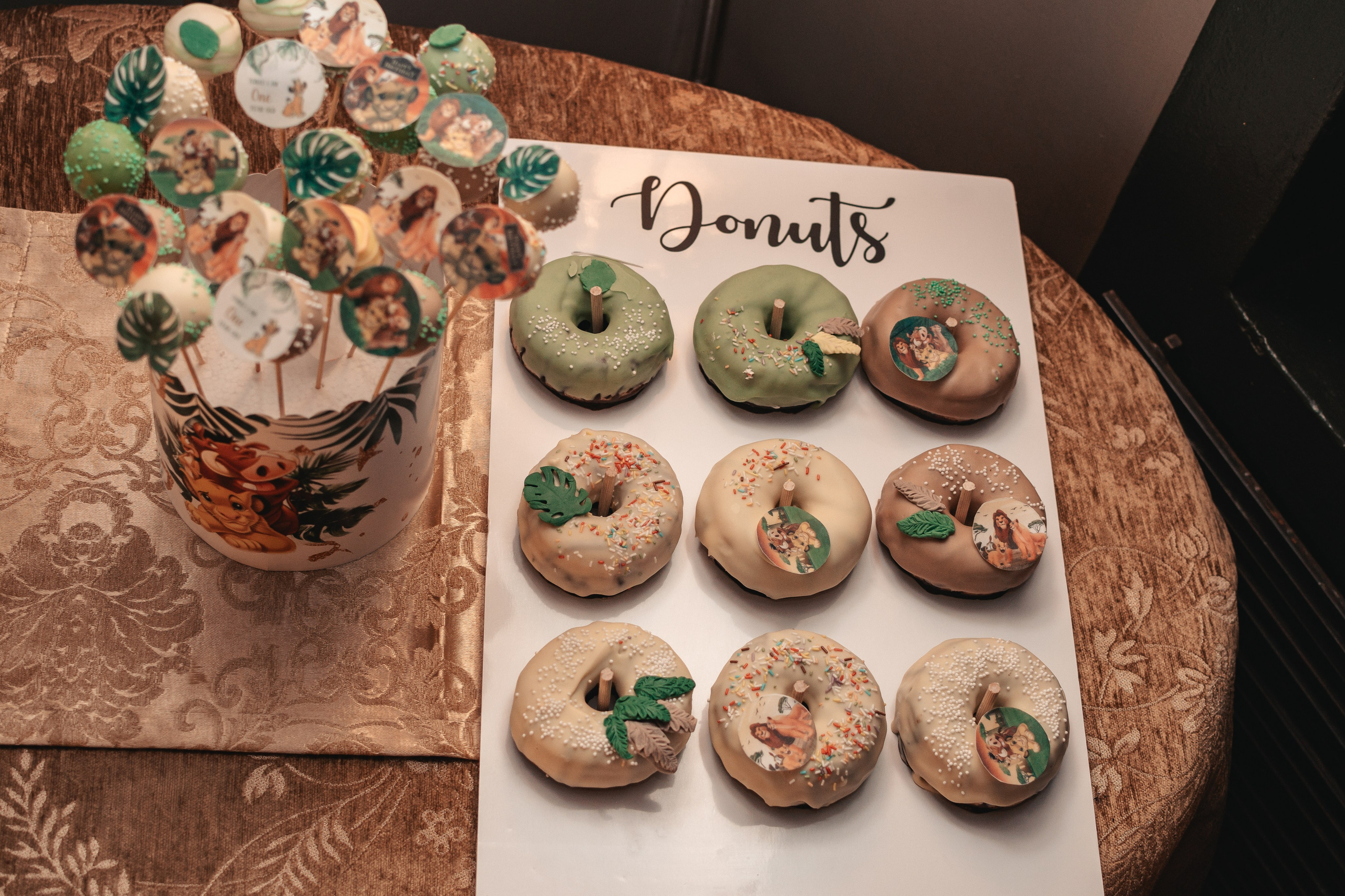 Lazar, krštenje i rođendan. BambinaaPhotography