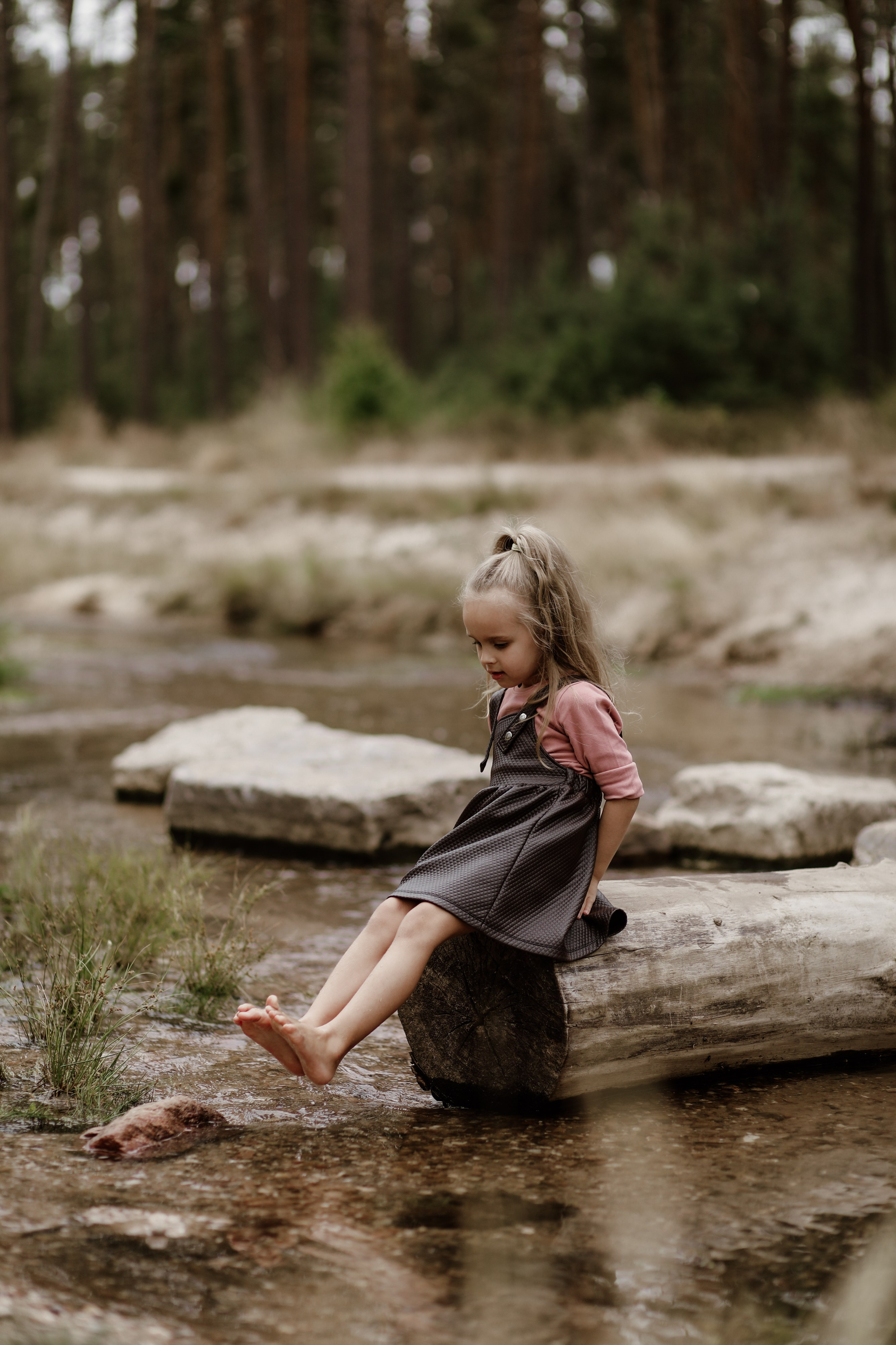 Authentische Familienfotos draußen in der Natur in Schwetzingen 