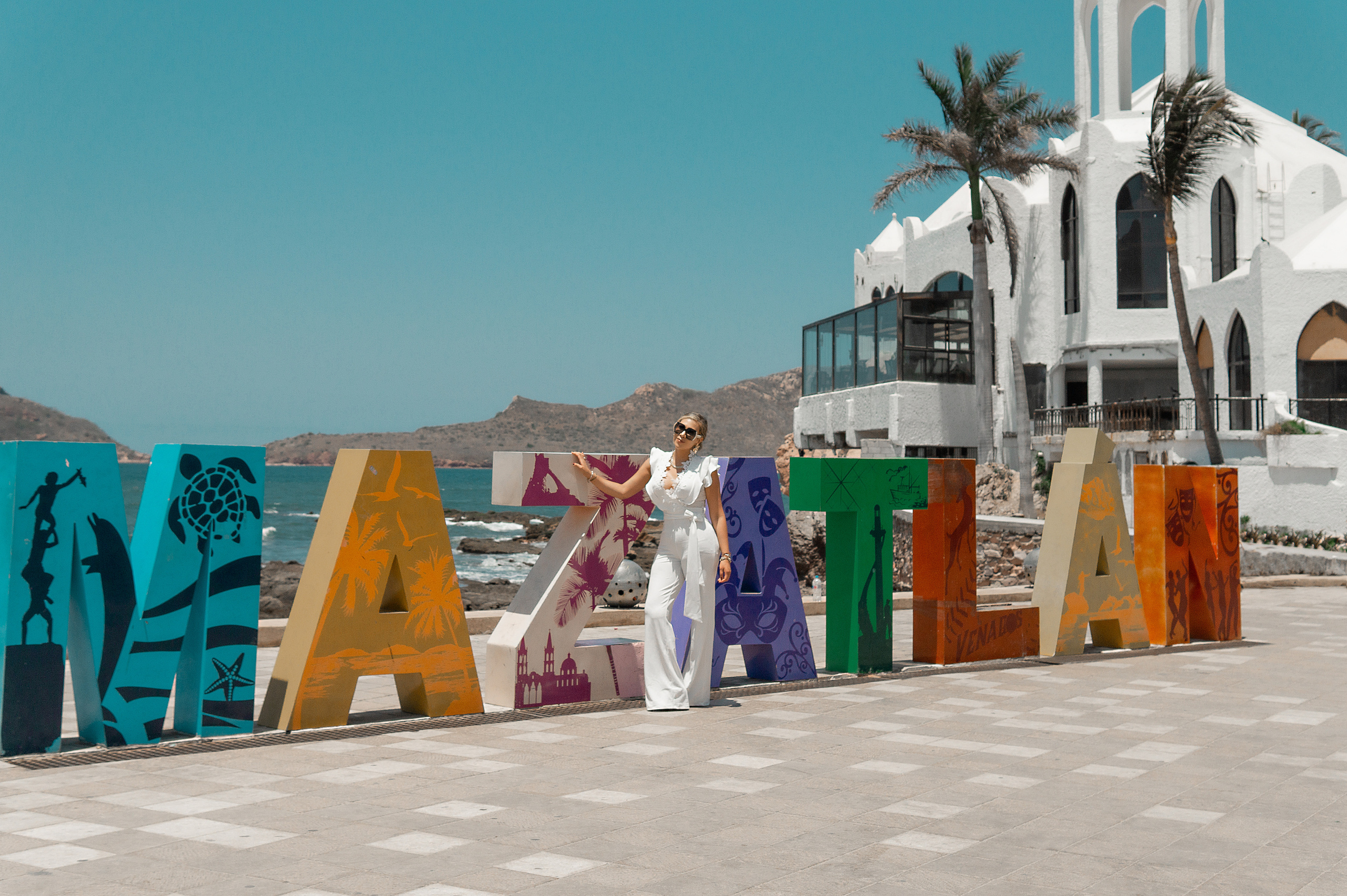 Sesión casual con globos para Saddy. Victoria Castellanos. Photographer in Mazatlán