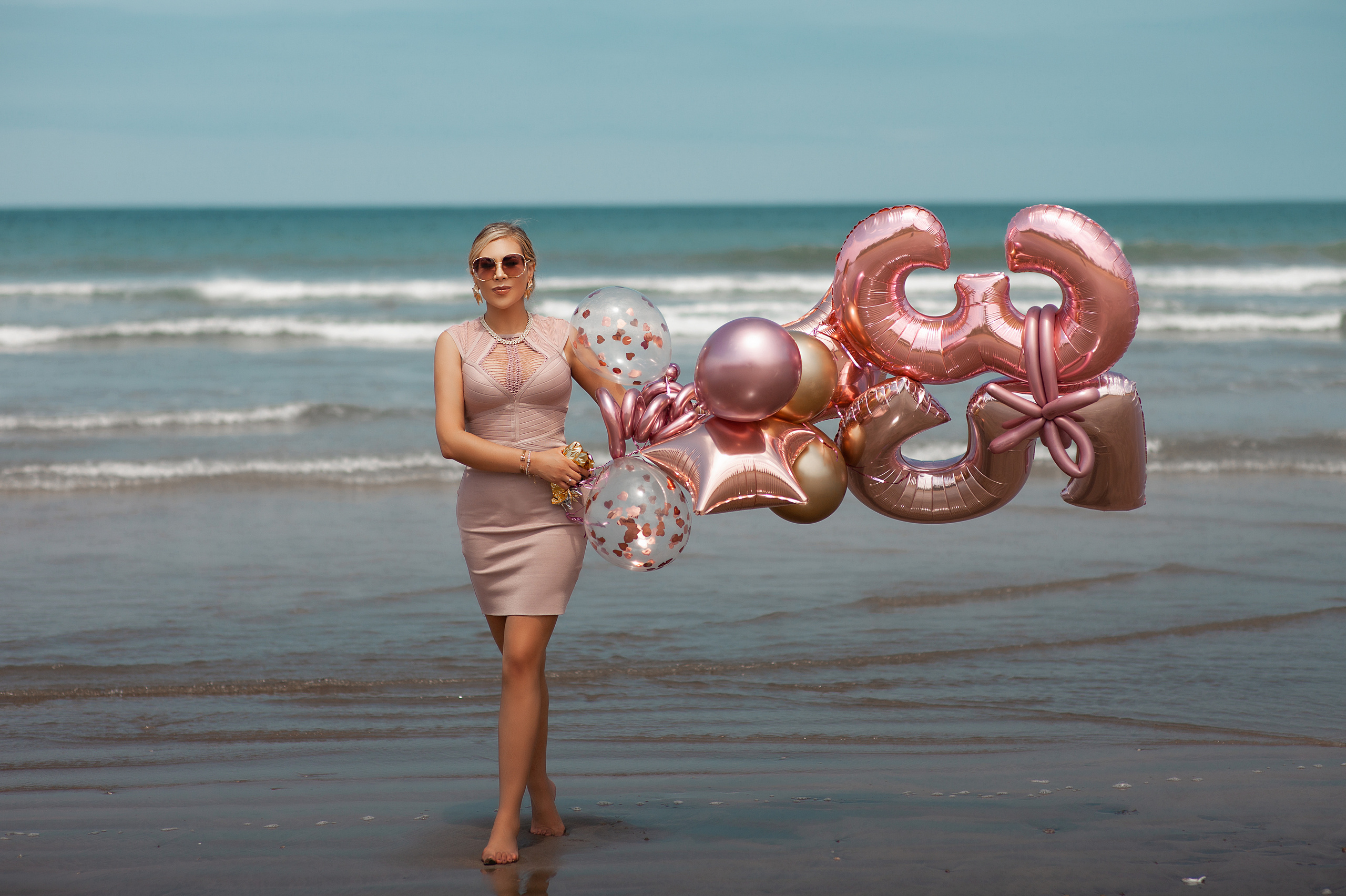 Sesión casual con globos para Saddy. Victoria Castellanos. Photographer in Mazatlán