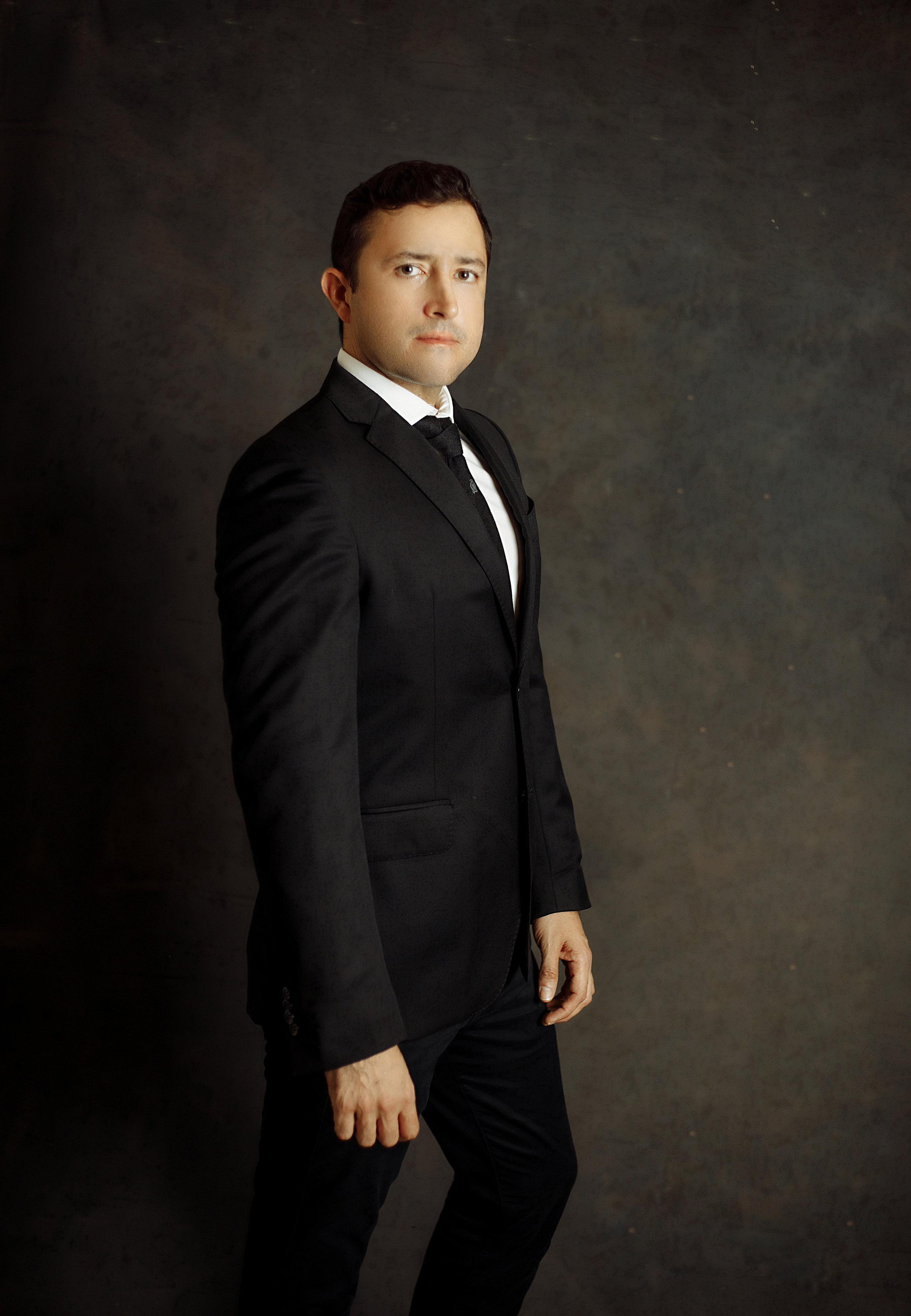 Omar. Retrato profesional. Victoria Castellanos. Photographer in Mazatlán