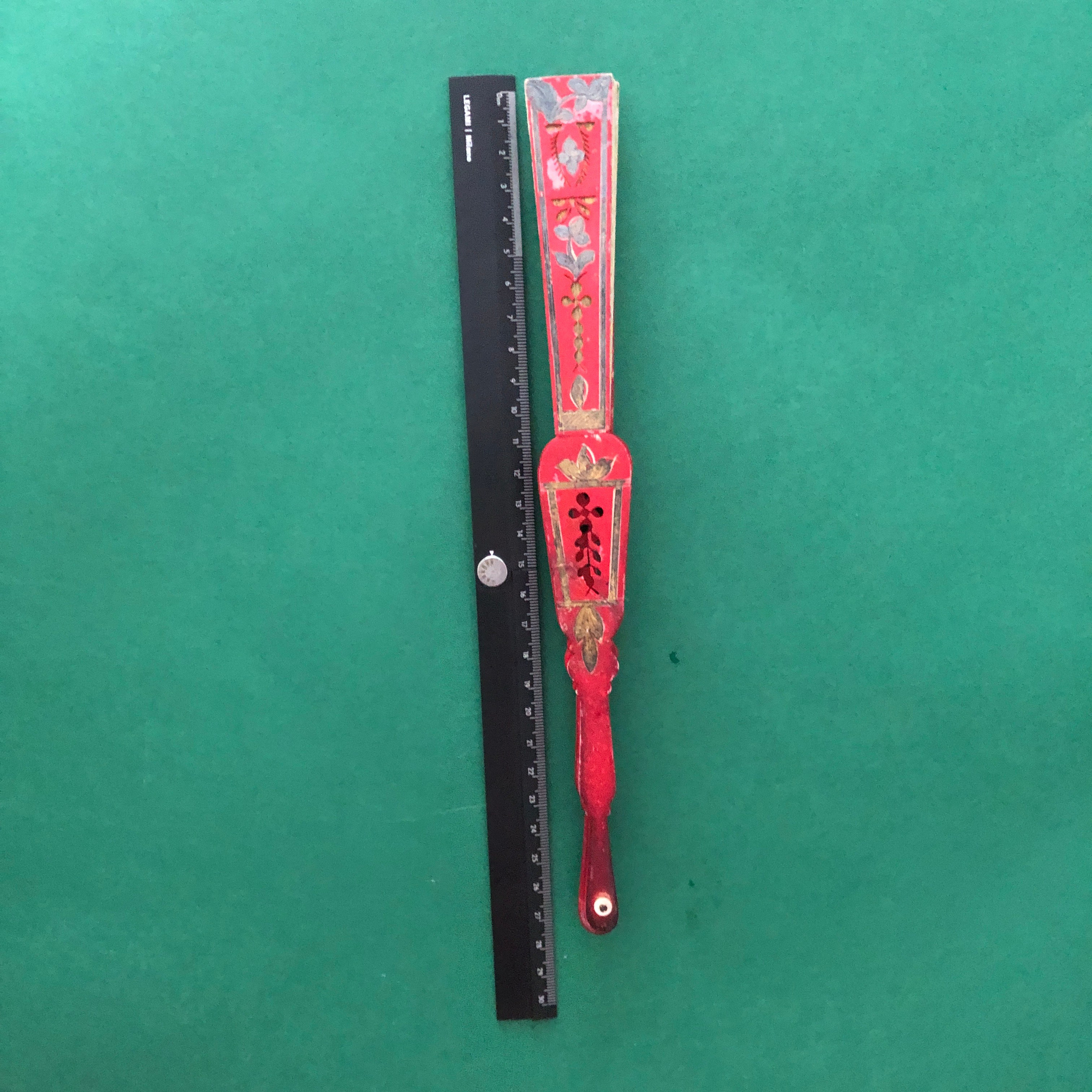 Antique fan with lithography. Современнные и актикварные украшения в Барселоне, Москве и Санкт-Петербурге