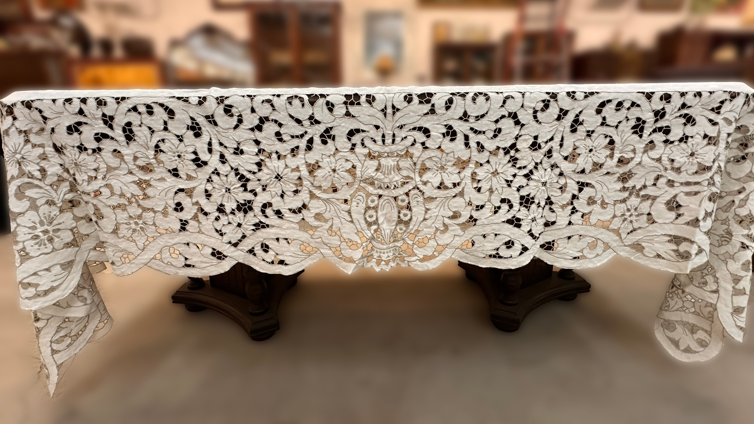 Textil2. Современнные и актикварные украшения в Барселоне, Москве и Санкт-Петербурге