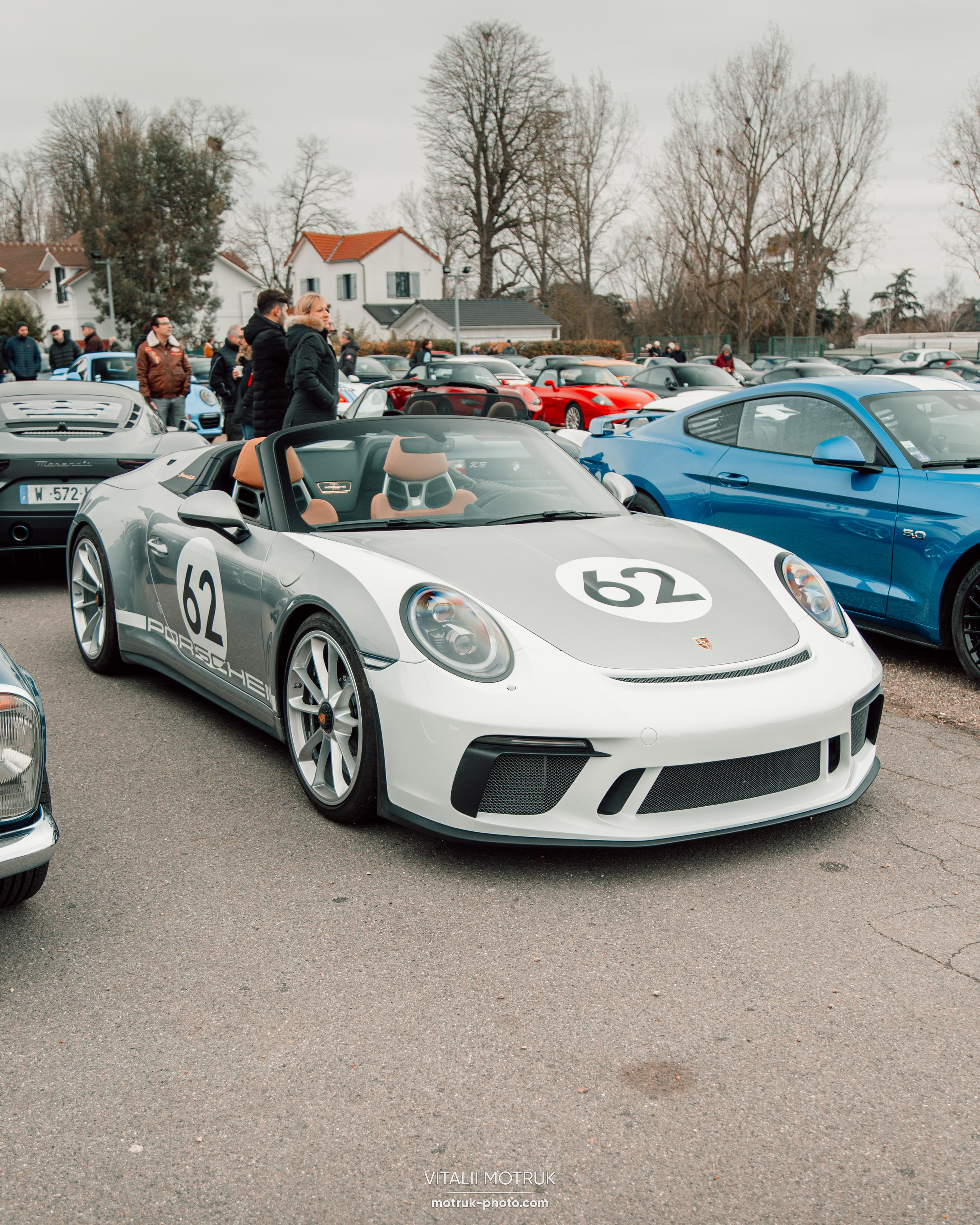 Cars and Coffee 12.02. Photographe de voitures à Paris — Vitalii Motruk
