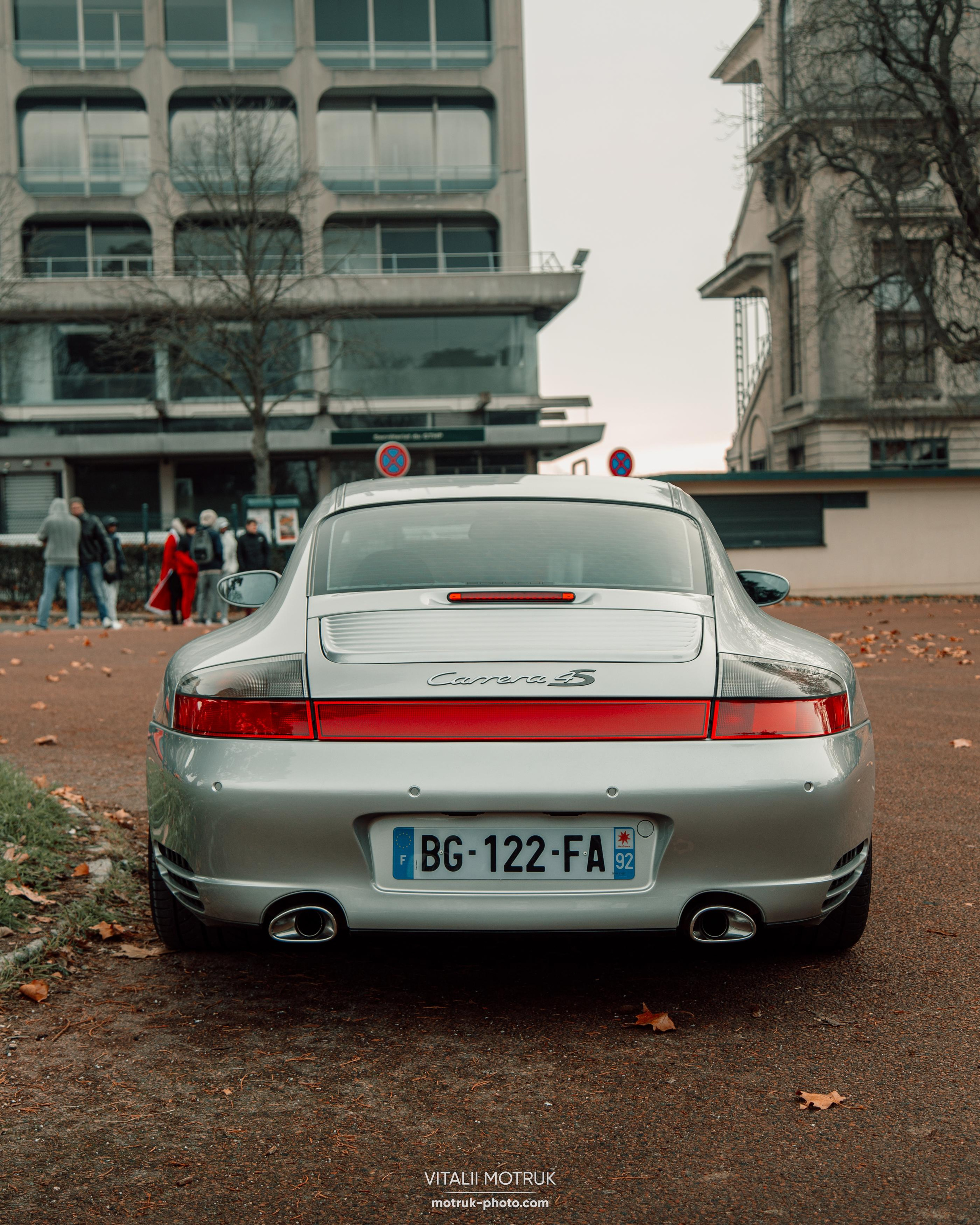 Rassemblement a l’Auteuil. Photographe de voitures à Paris — Vitalii Motruk