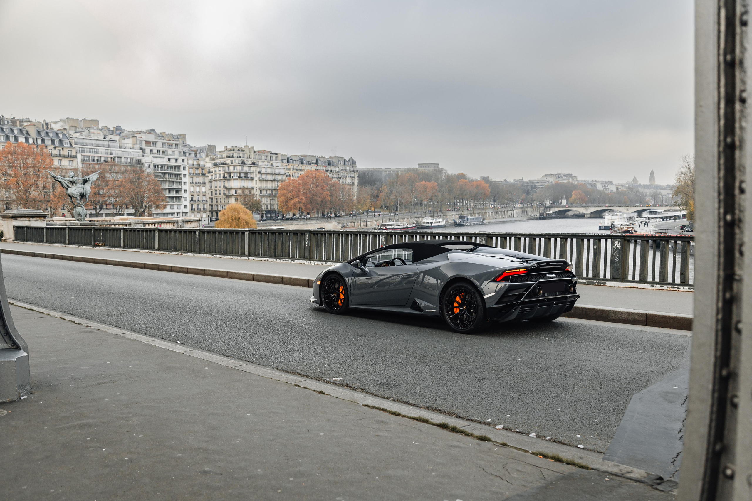 Lamborghini Huracan Evo Spyder. Photographer in Paris — Vitalii Motruk