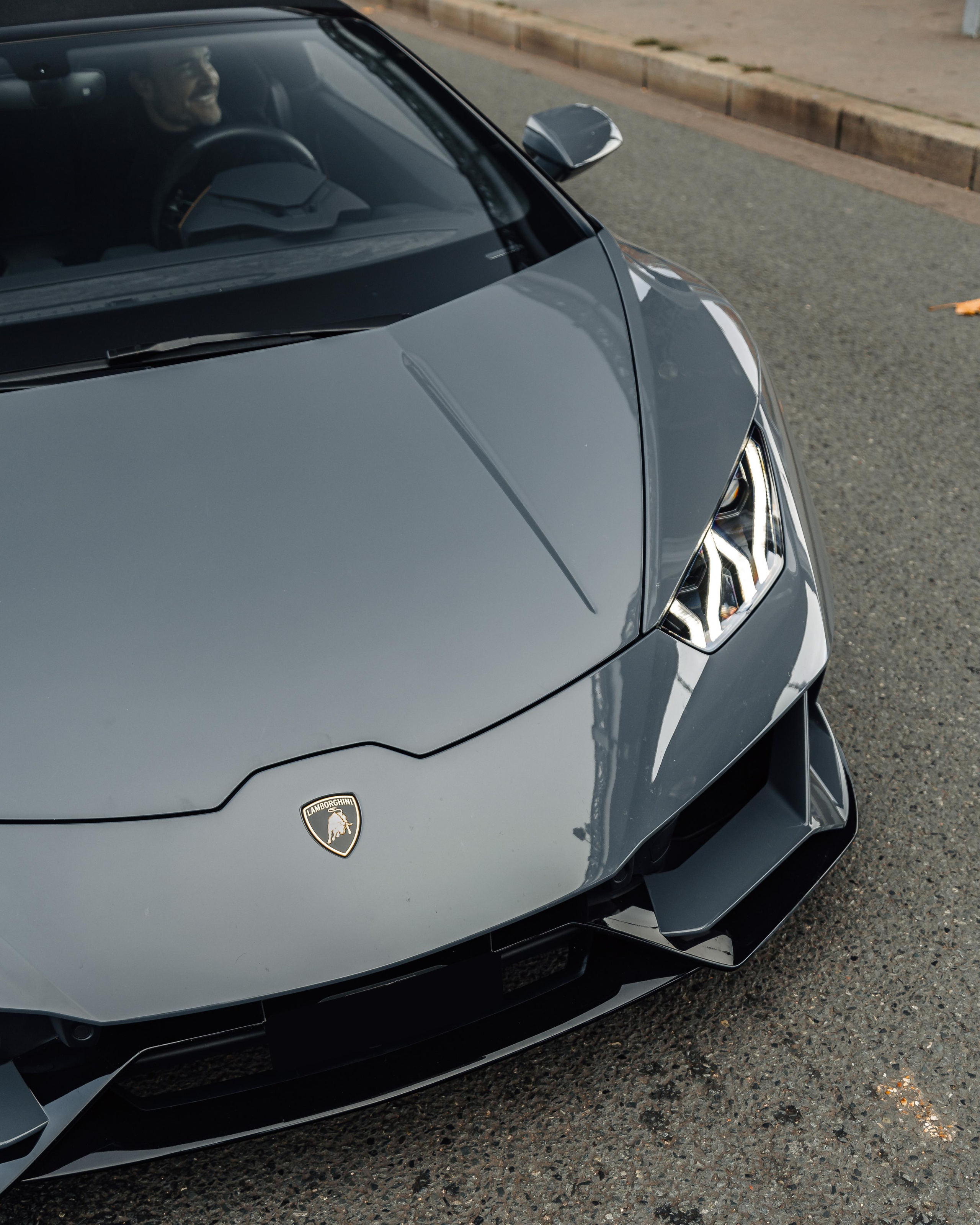 Lamborghini Huracan Evo Spyder. Photographer in Paris — Vitalii Motruk