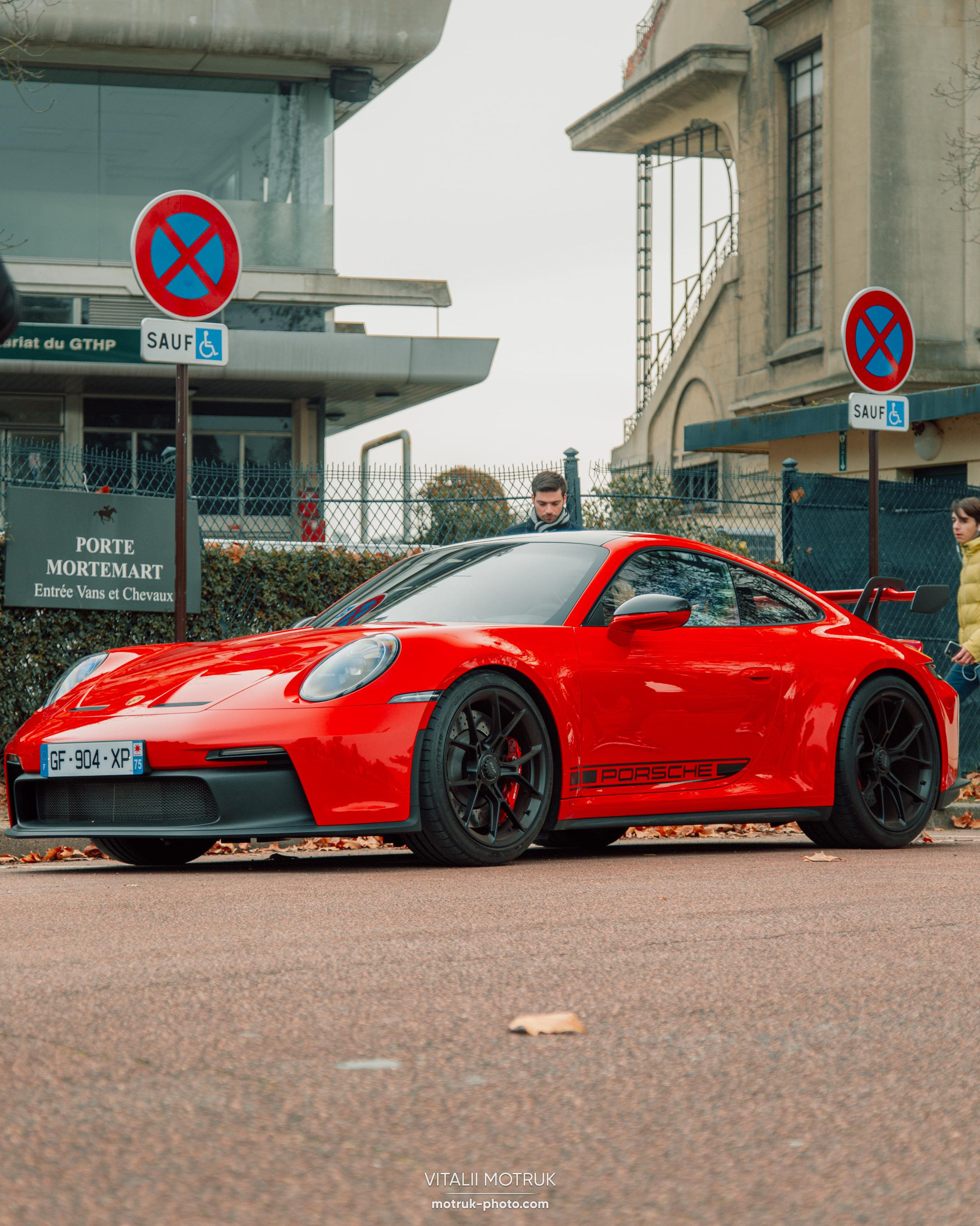Rassemblement a l’Auteuil. Photographe de voitures à Paris — Vitalii Motruk