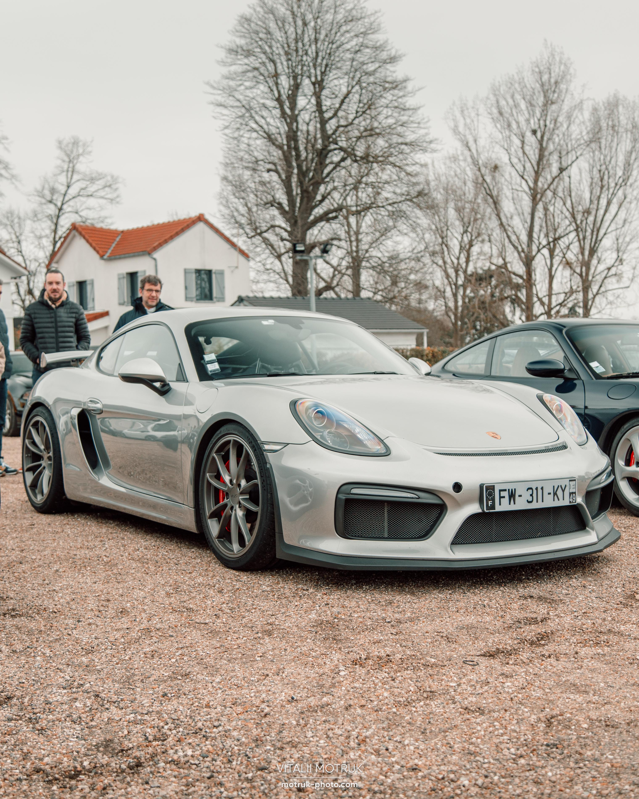 Cars and Coffee 12.02. Photographe de voitures à Paris — Vitalii Motruk