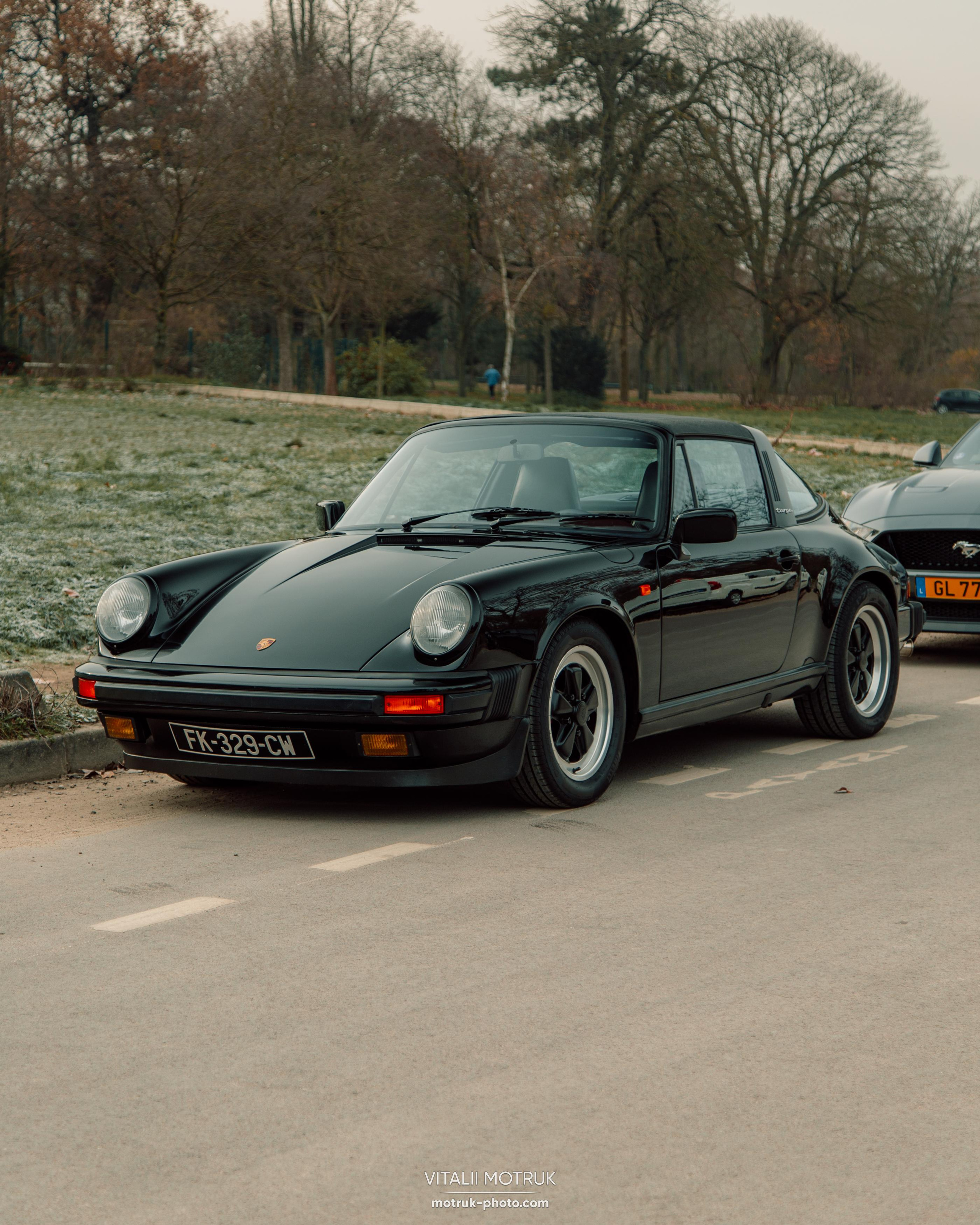 Rassemblement a l’Auteuil. Photographe de voitures à Paris — Vitalii Motruk