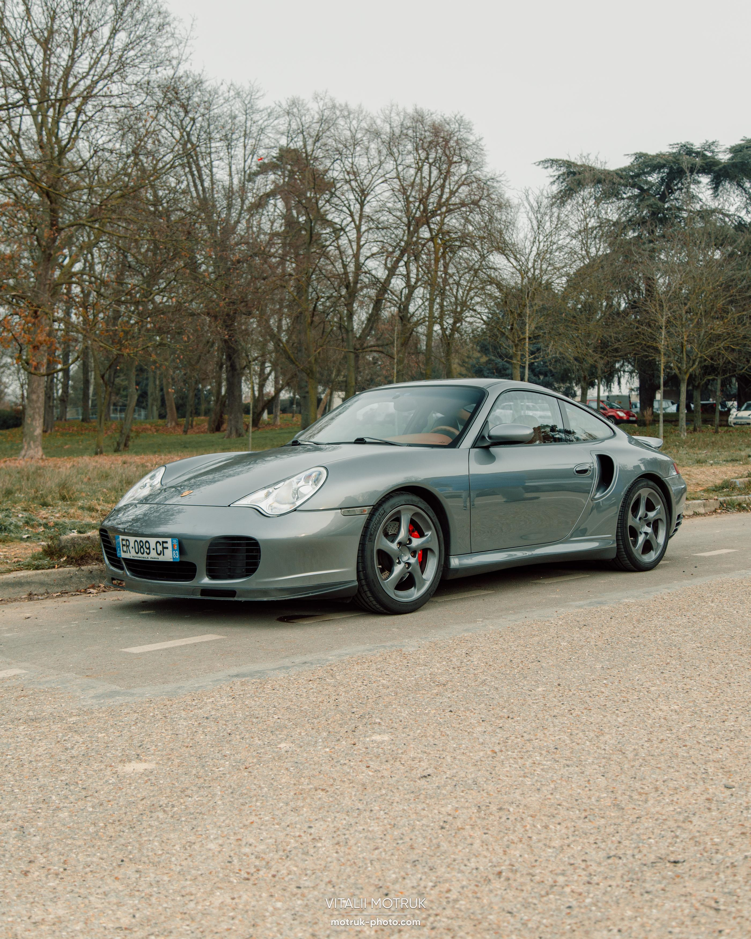 Rassemblement a l’Auteuil. Photographe de voitures à Paris — Vitalii Motruk
