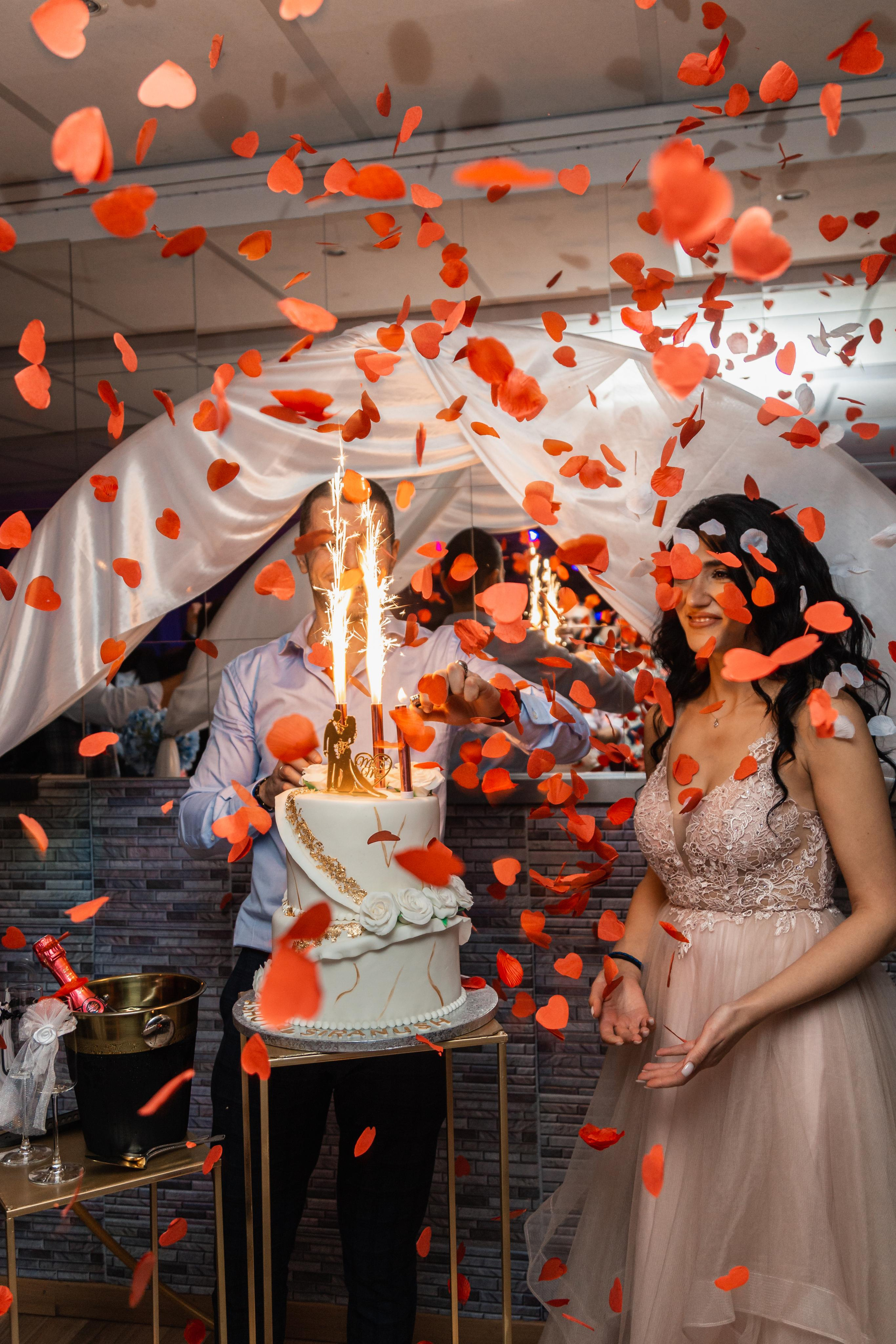 Ashot et Siranush. Photographe de voitures à Paris — Vitalii Motruk