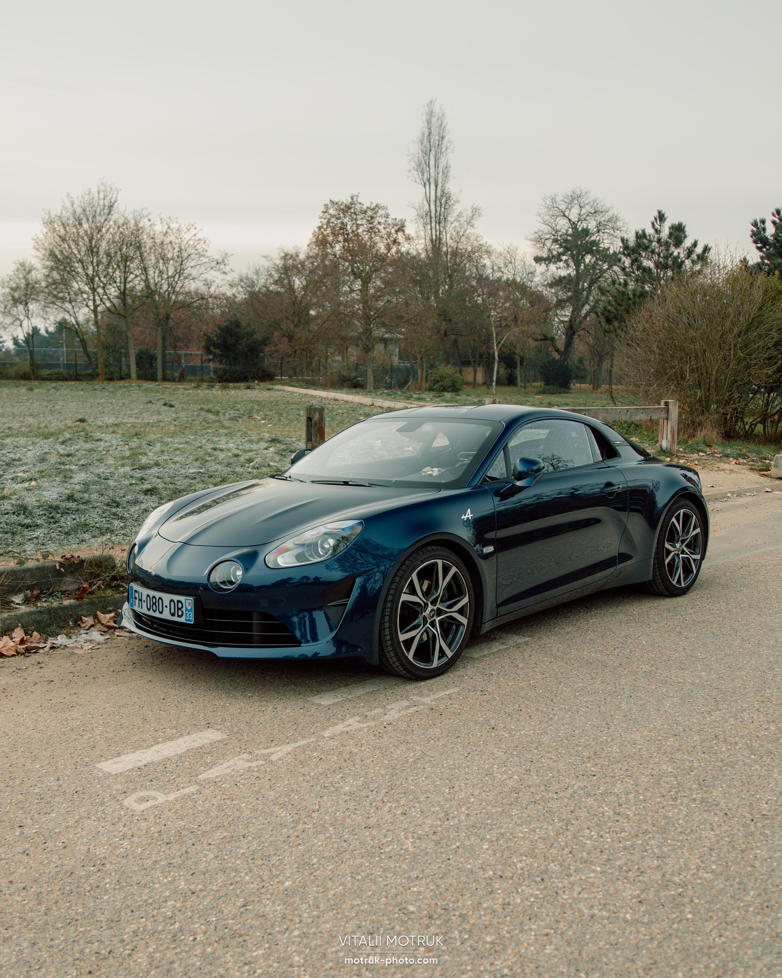 Rassemblement a l’Auteuil. Photographe de voitures à Paris — Vitalii Motruk