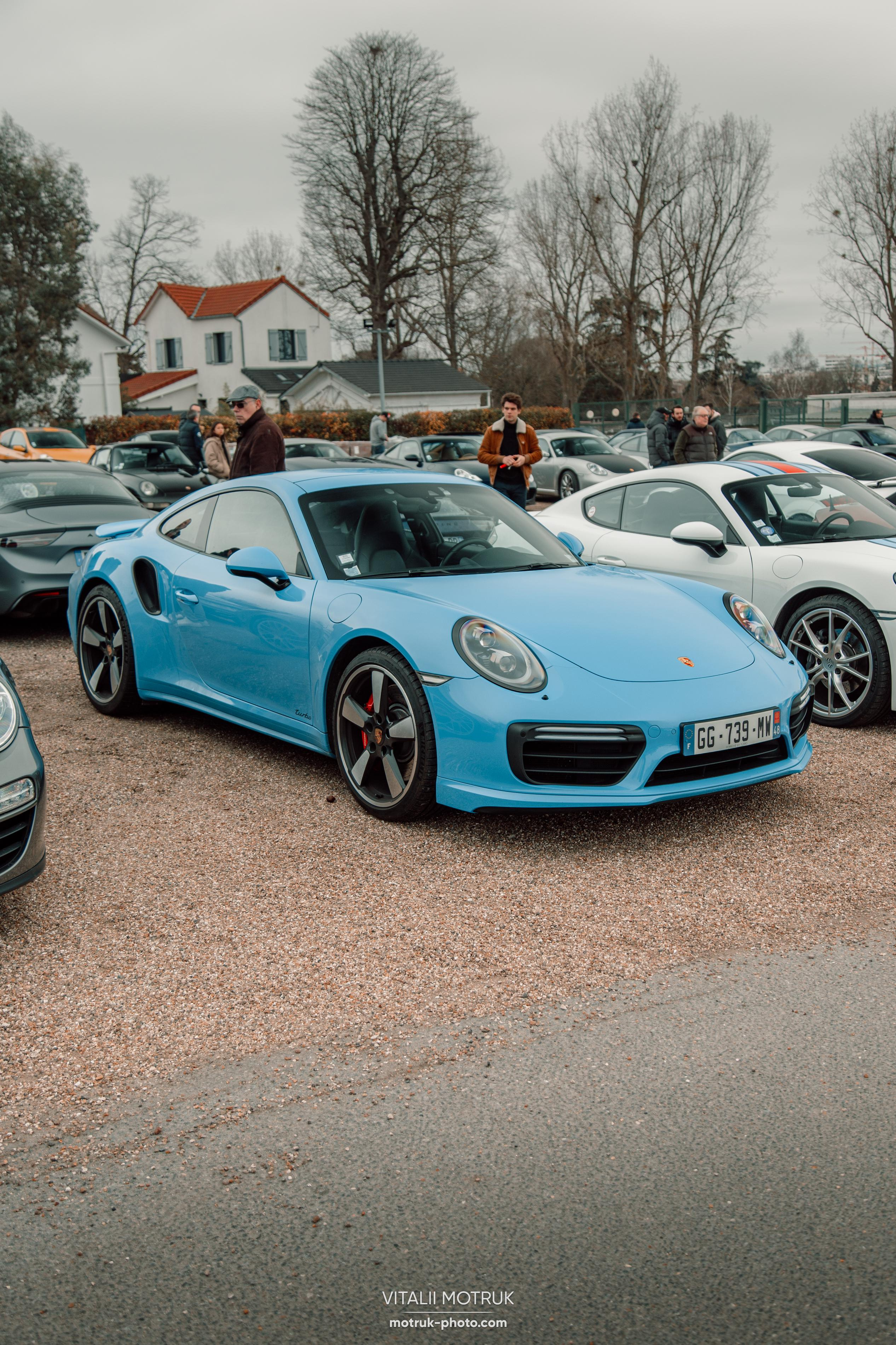 Cars and Coffee 12.02. Photographe de voitures à Paris — Vitalii Motruk
