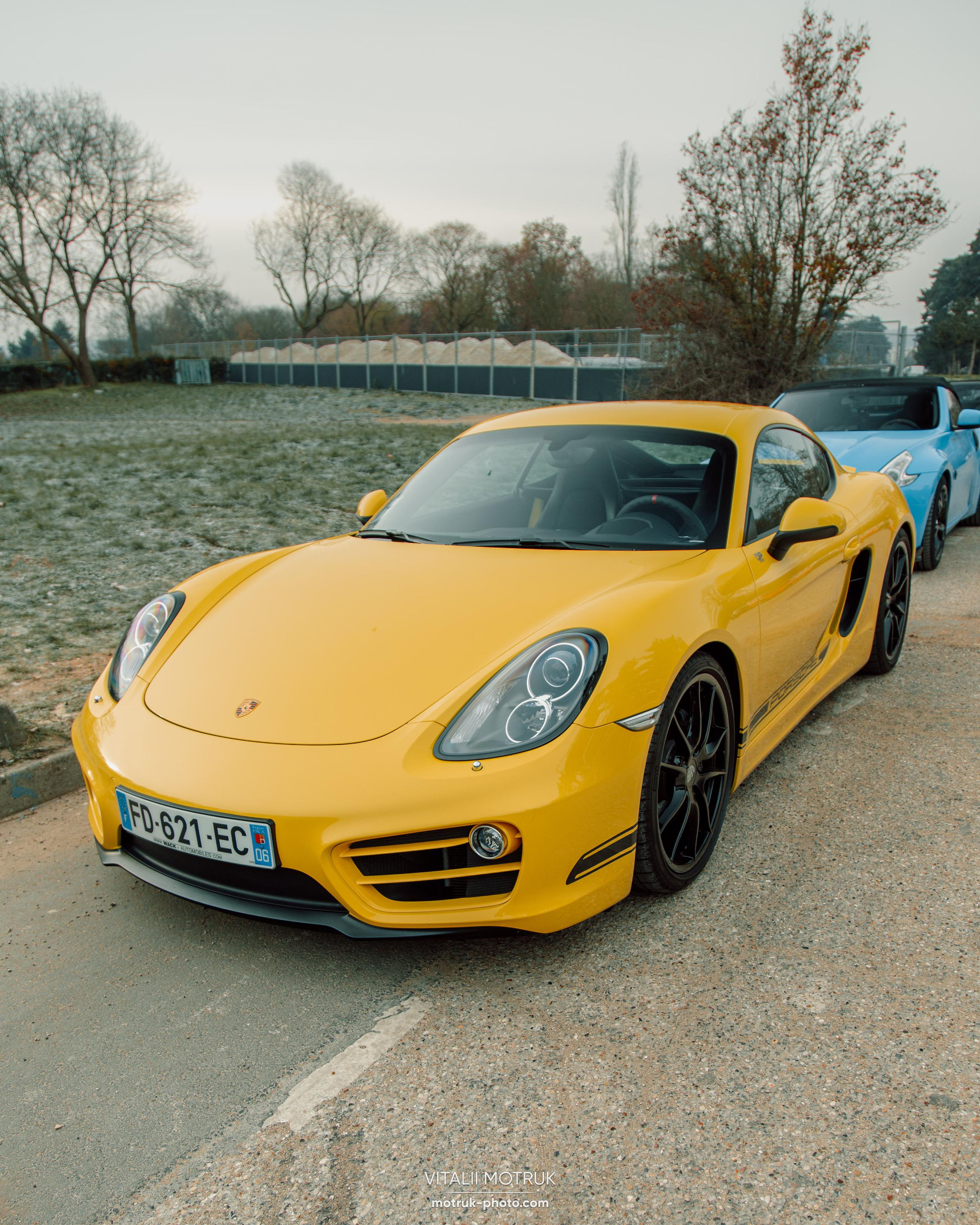 Rassemblement a l’Auteuil. Photographe de voitures à Paris — Vitalii Motruk