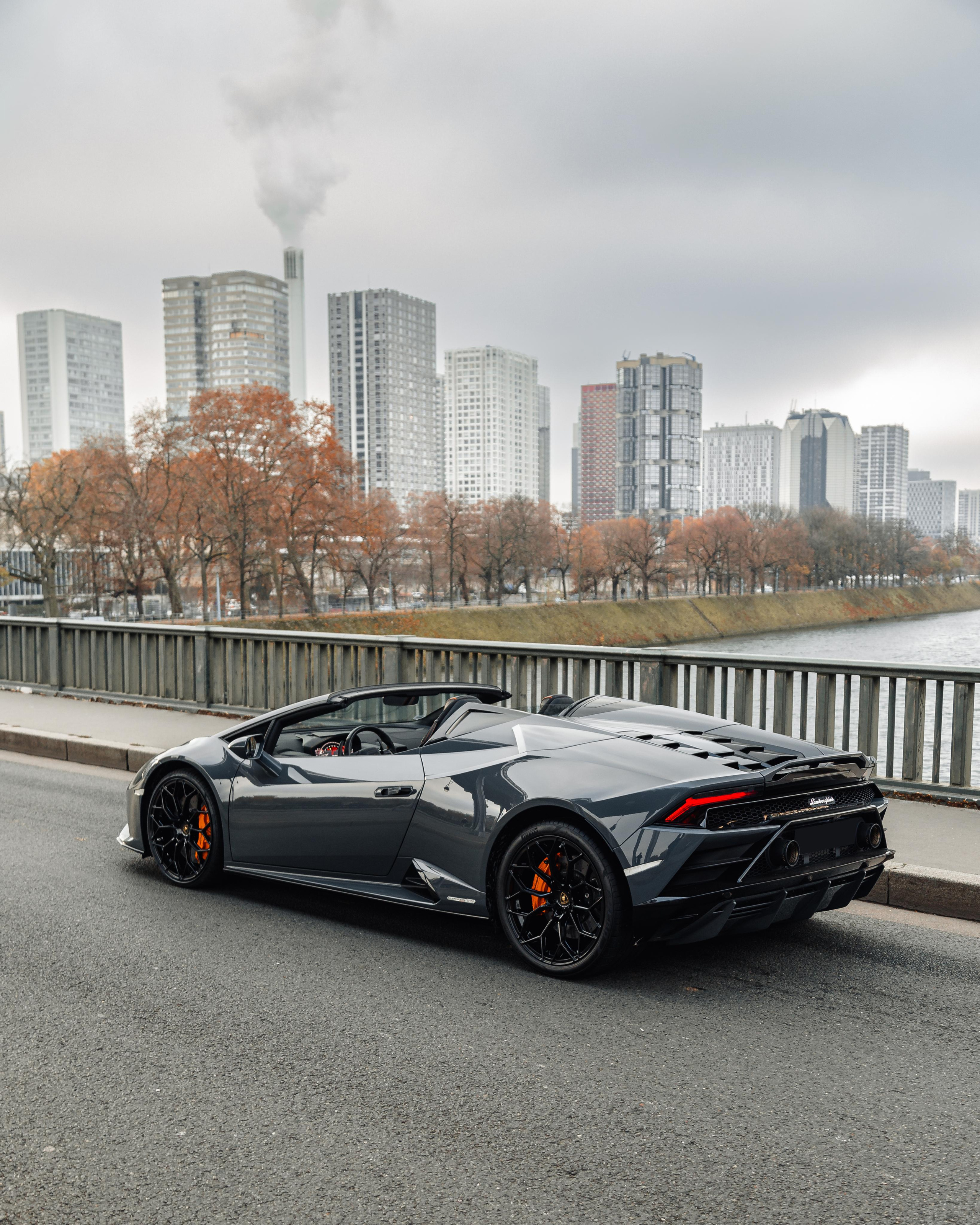 Lamborghini Huracan Evo Spyder. Photographer in Paris — Vitalii Motruk