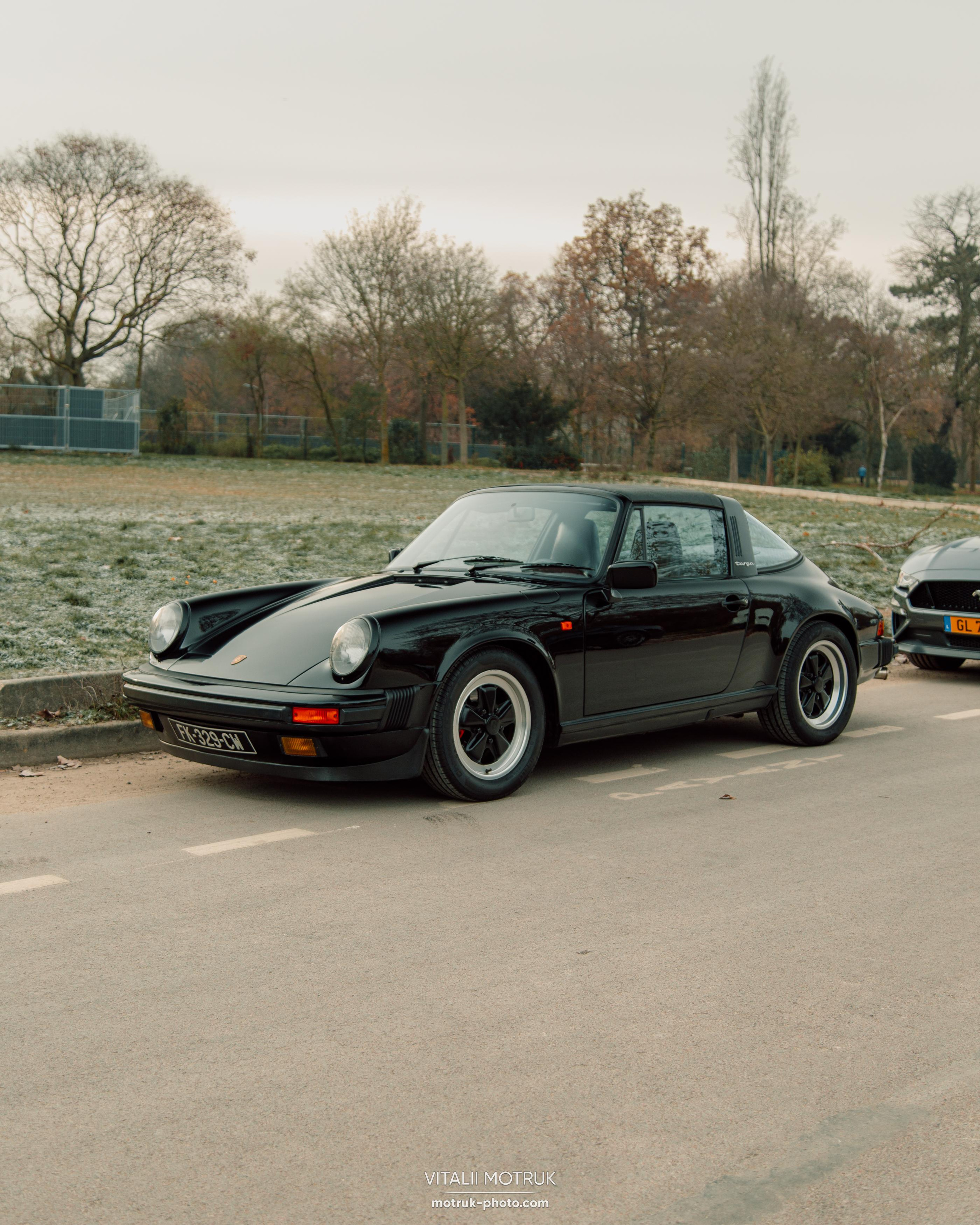 Rassemblement a l’Auteuil. Photographe de voitures à Paris — Vitalii Motruk