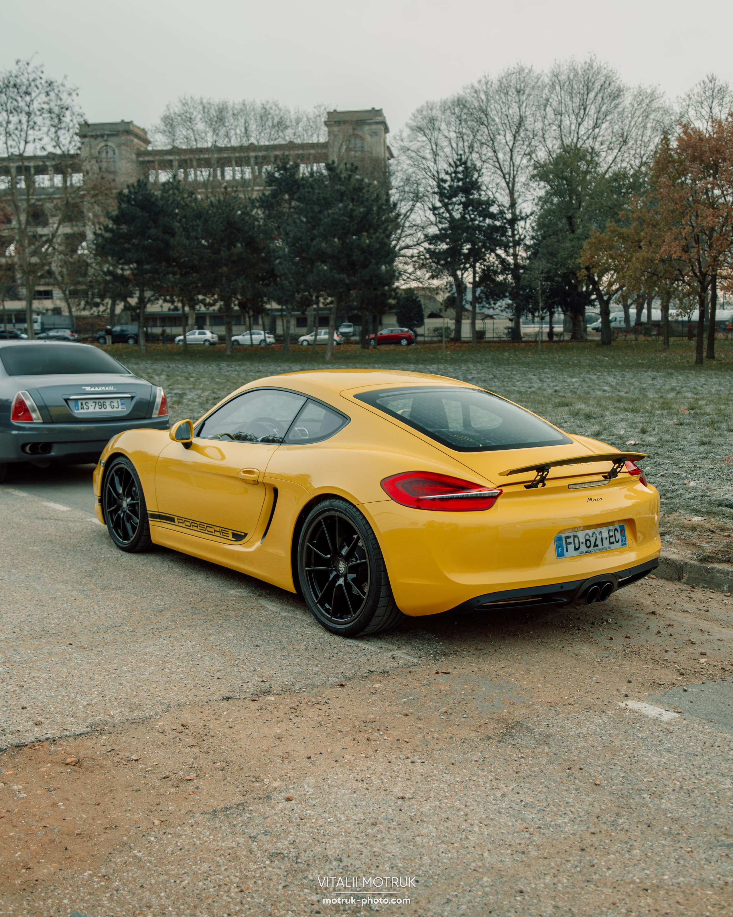 Rassemblement a l’Auteuil. Photographe de voitures à Paris — Vitalii Motruk