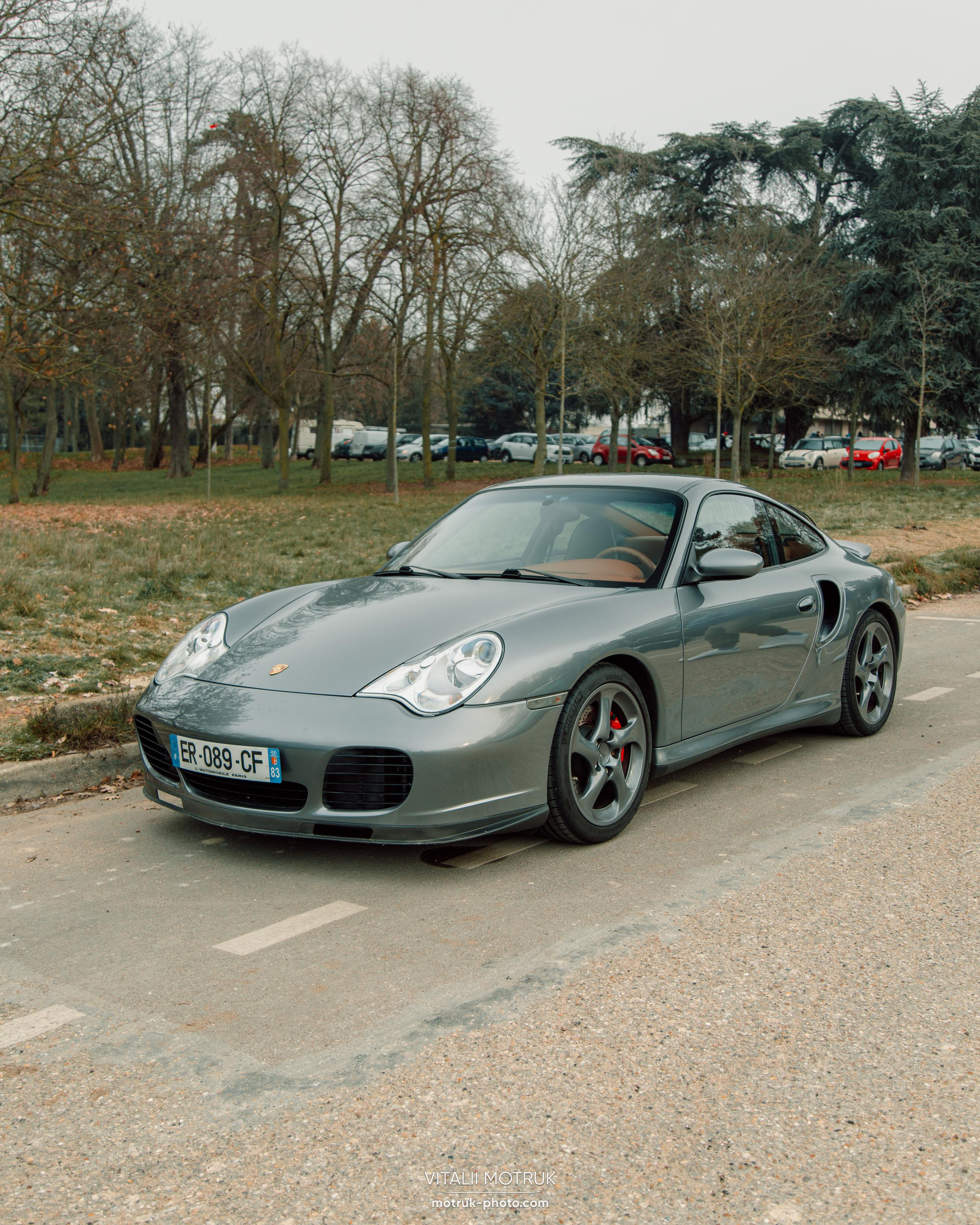 Rassemblement a l’Auteuil. Photographe de voitures à Paris — Vitalii Motruk