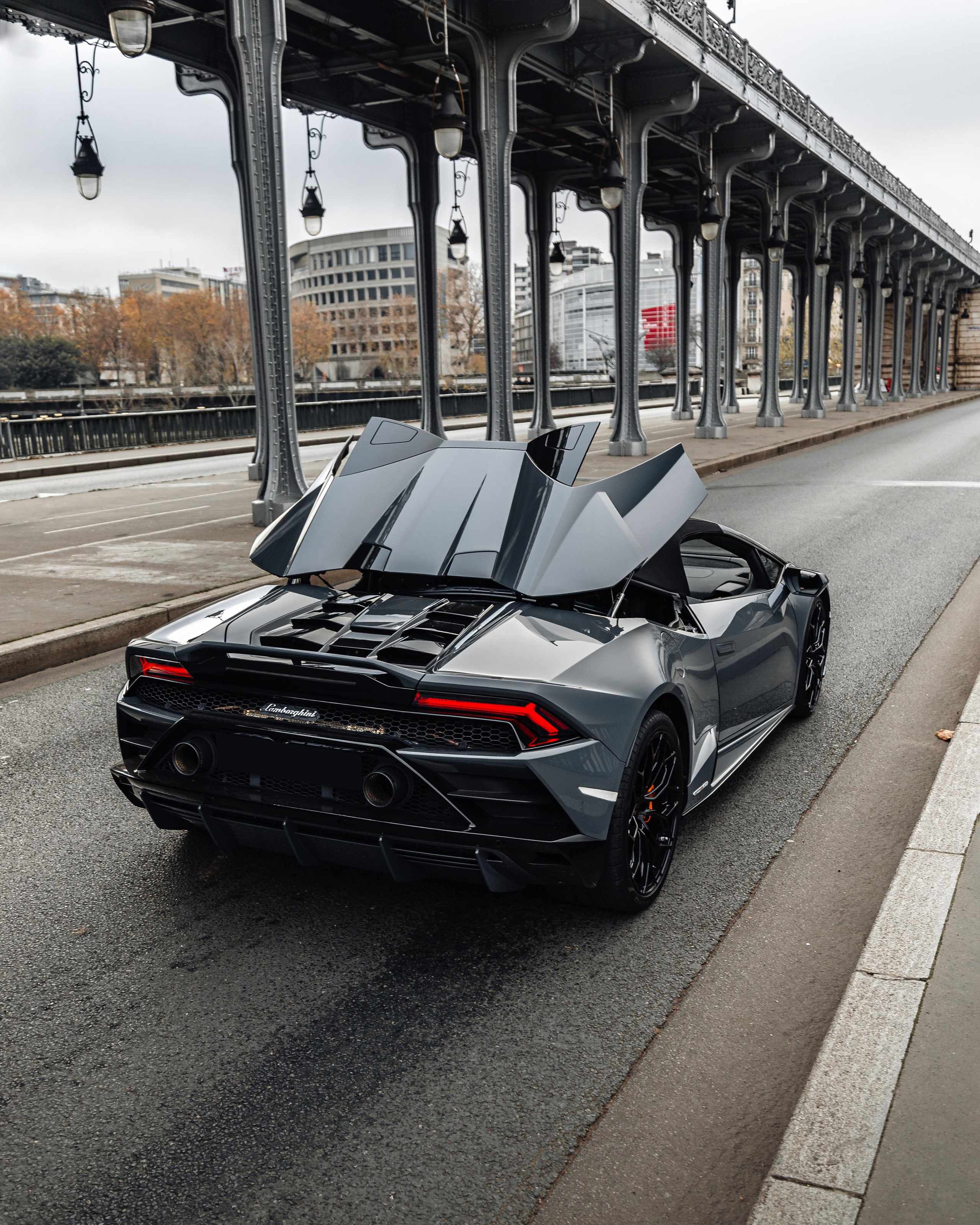 Lamborghini Huracan Evo Spyder. Photographer in Paris — Vitalii Motruk