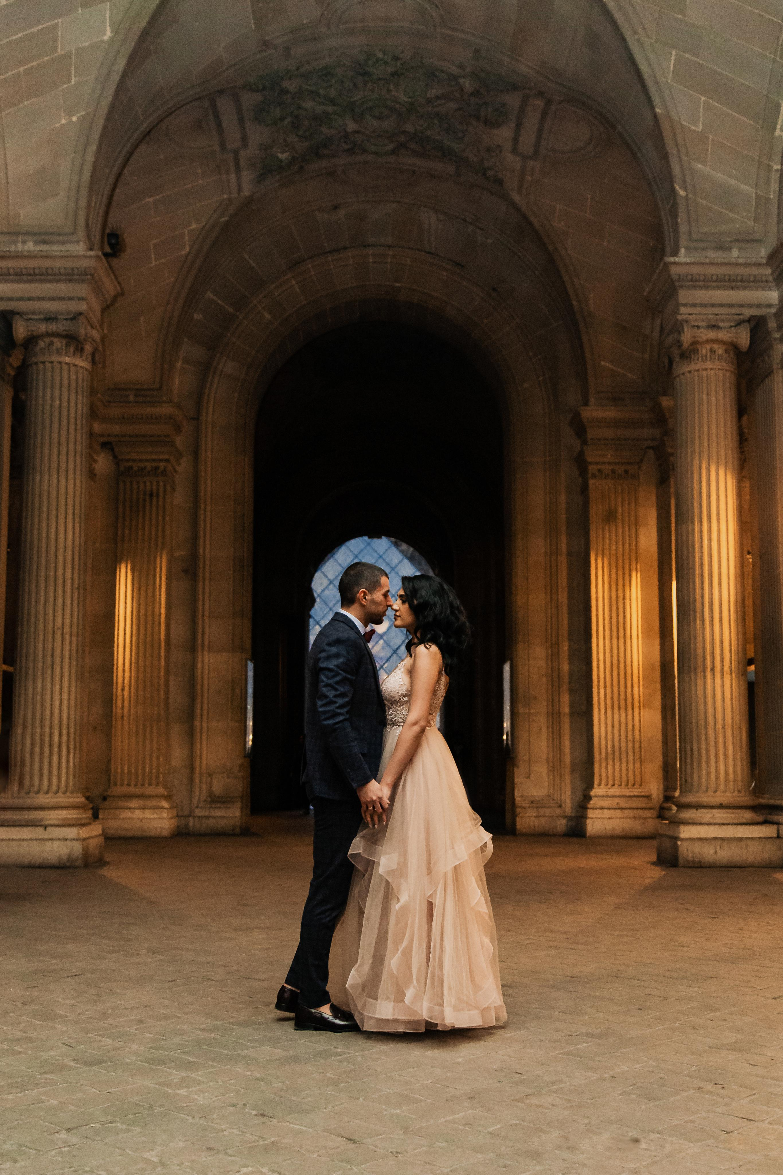 Ashot et Siranush. Photographe de voitures à Paris — Vitalii Motruk