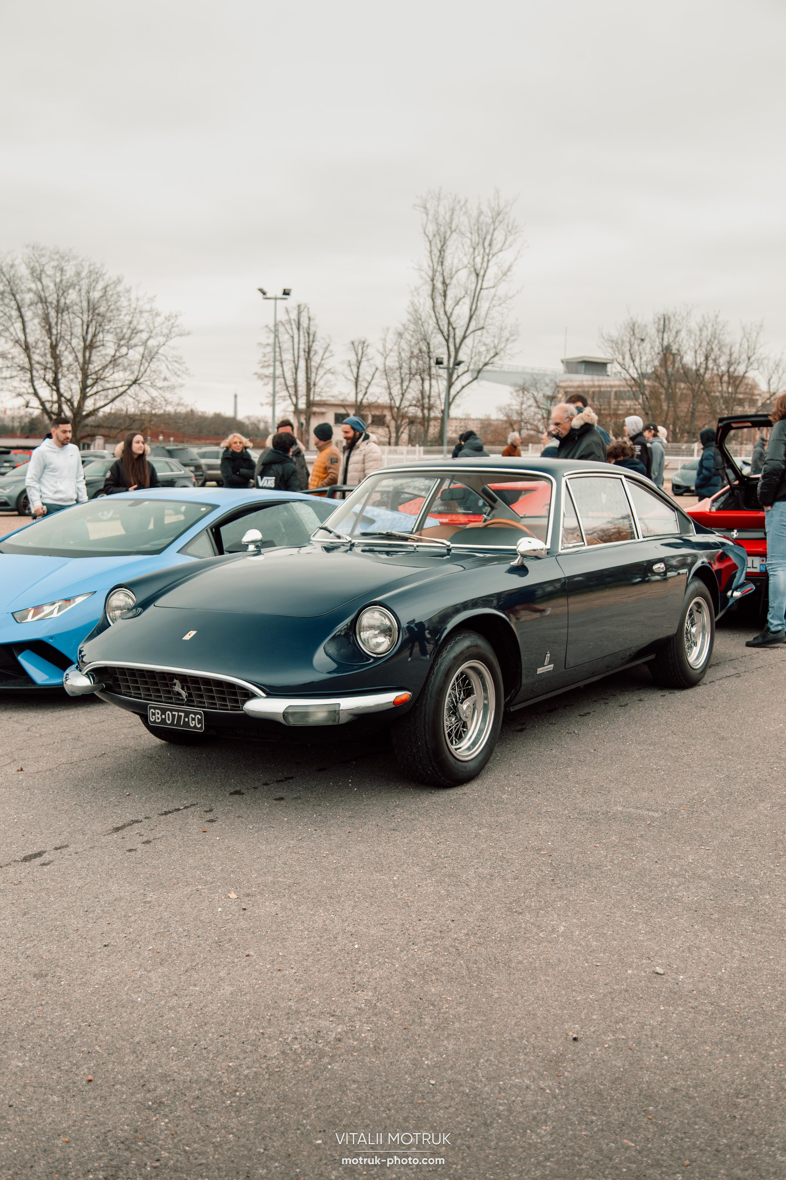 Cars and Coffee 12.02. Photographe de voitures à Paris — Vitalii Motruk