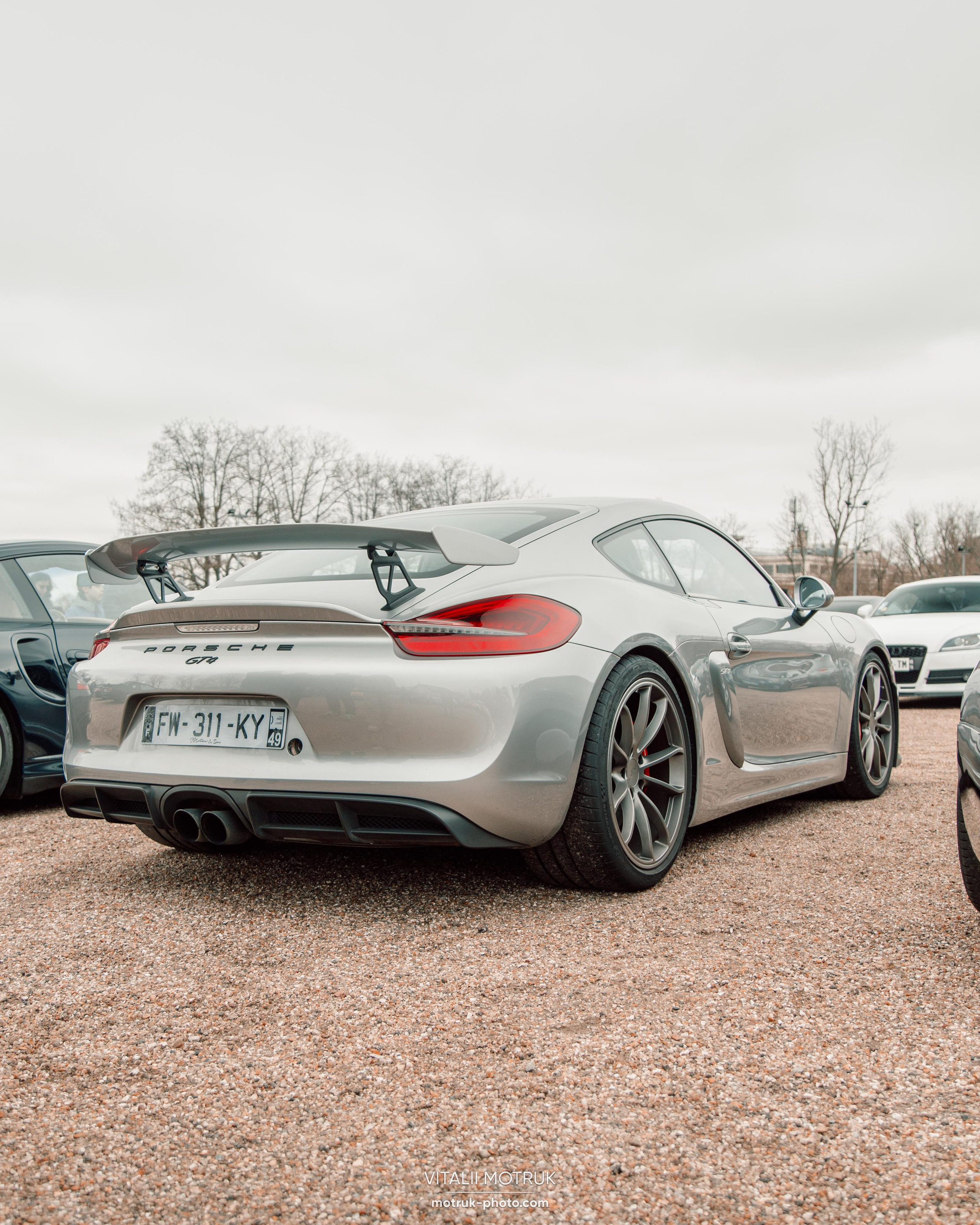 Cars and Coffee 12.02. Photographe de voitures à Paris — Vitalii Motruk
