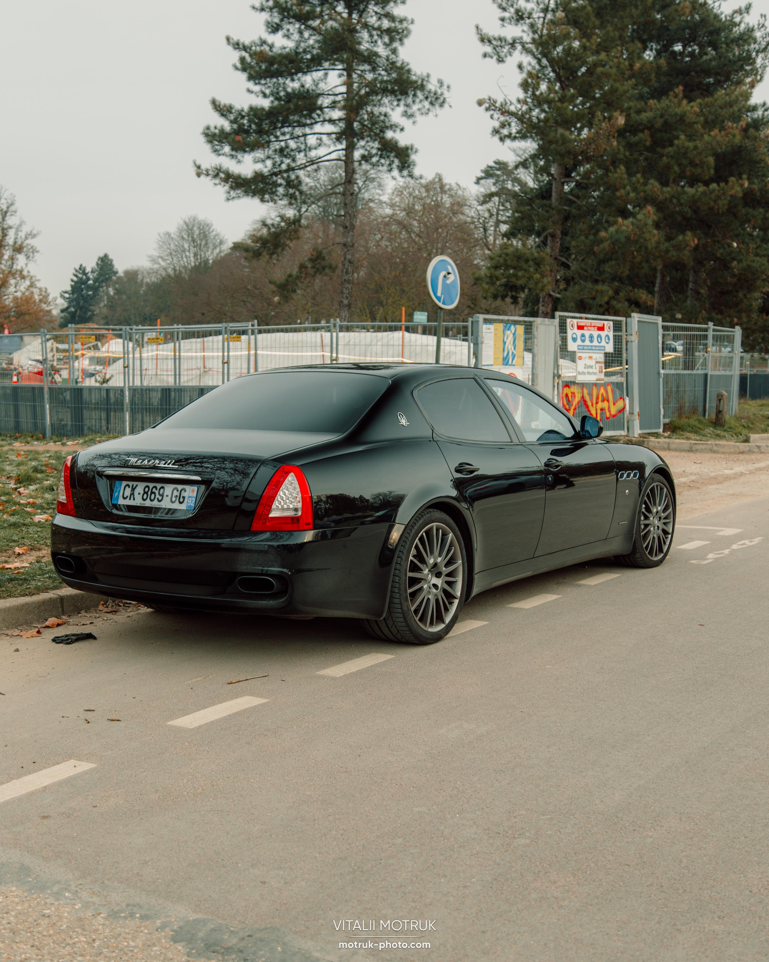 Rassemblement a l’Auteuil. Photographe de voitures à Paris — Vitalii Motruk